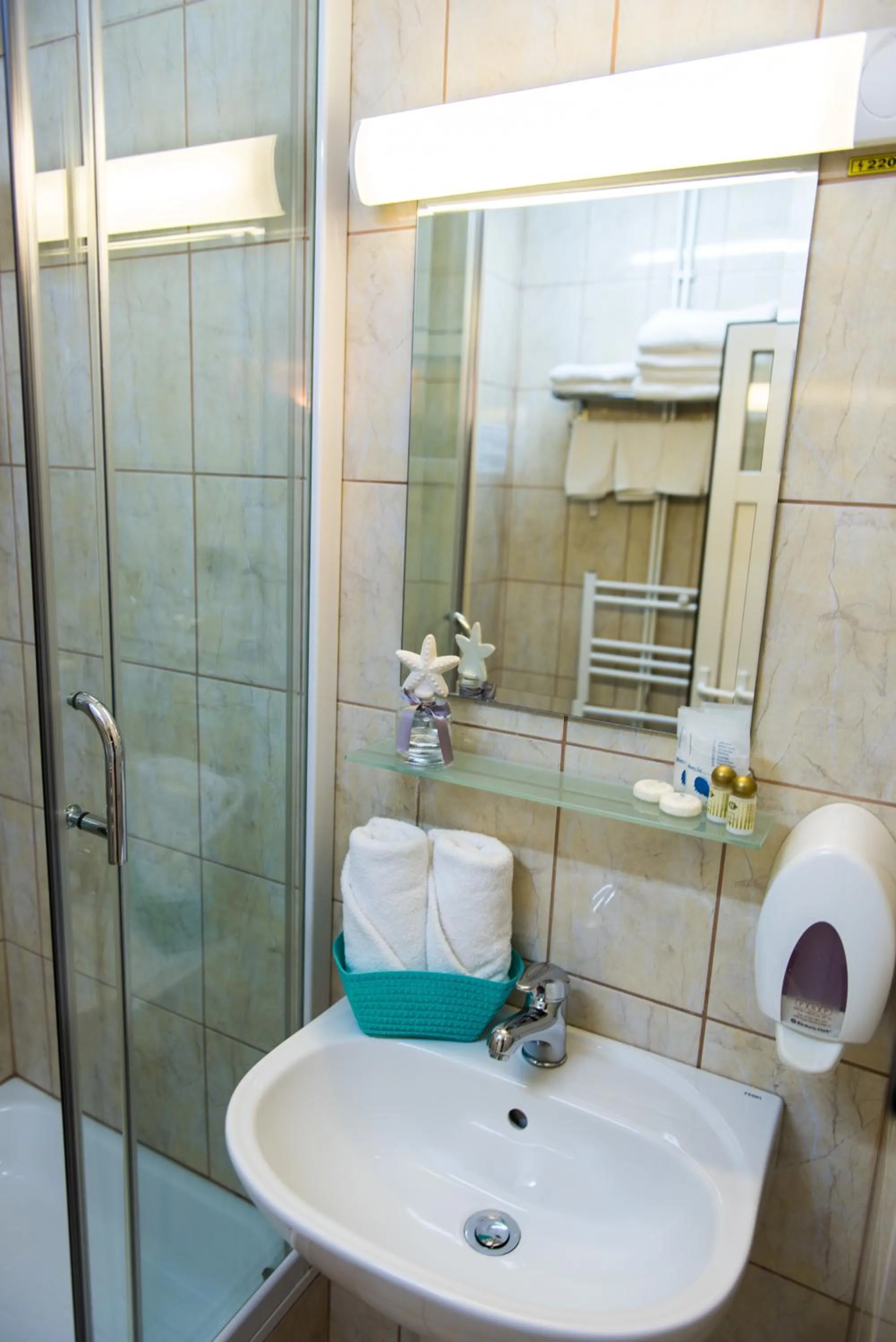 Photo of the whole room in Hotel Lyra