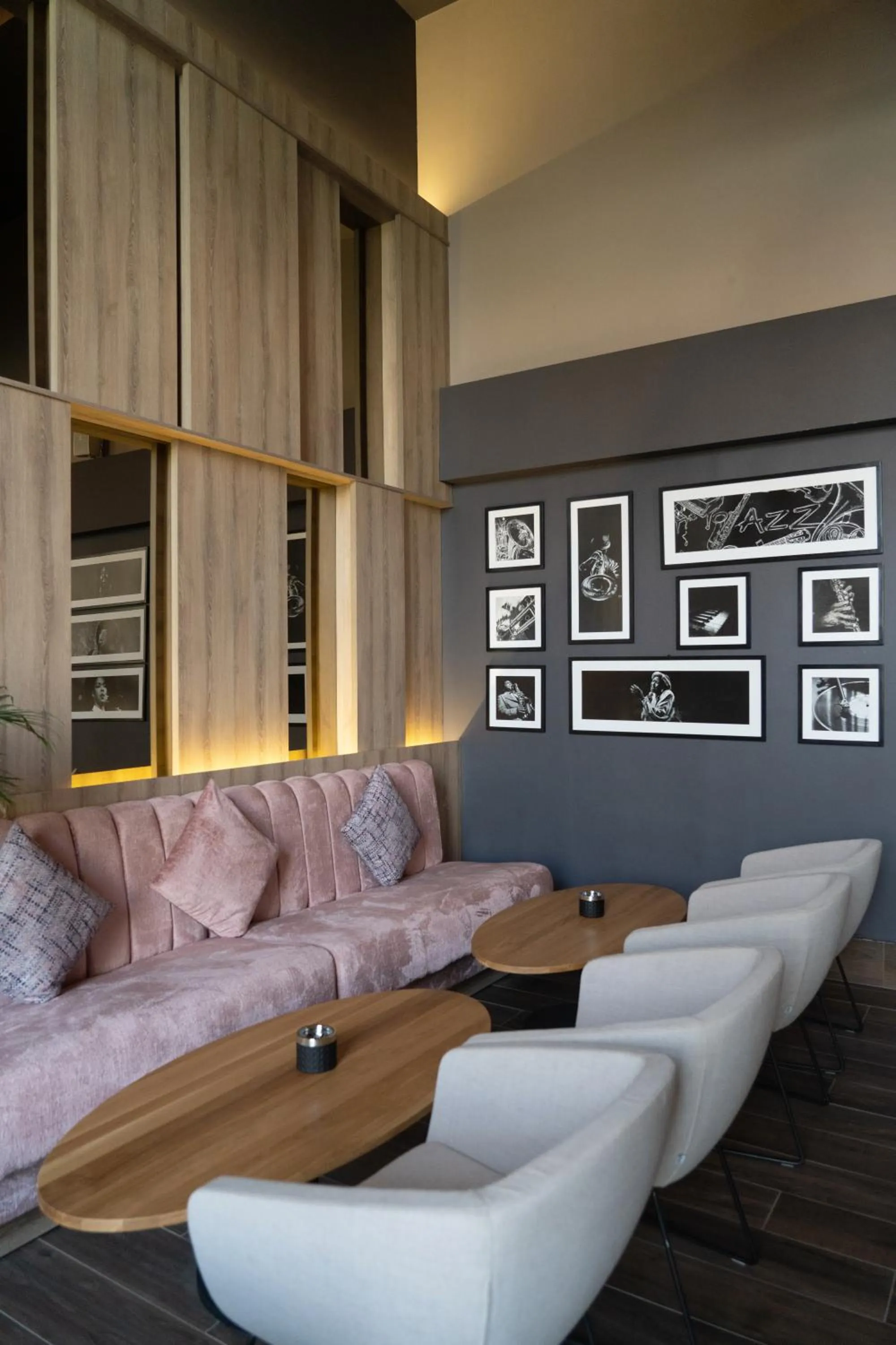 Restaurant/places to eat in The View Agadir