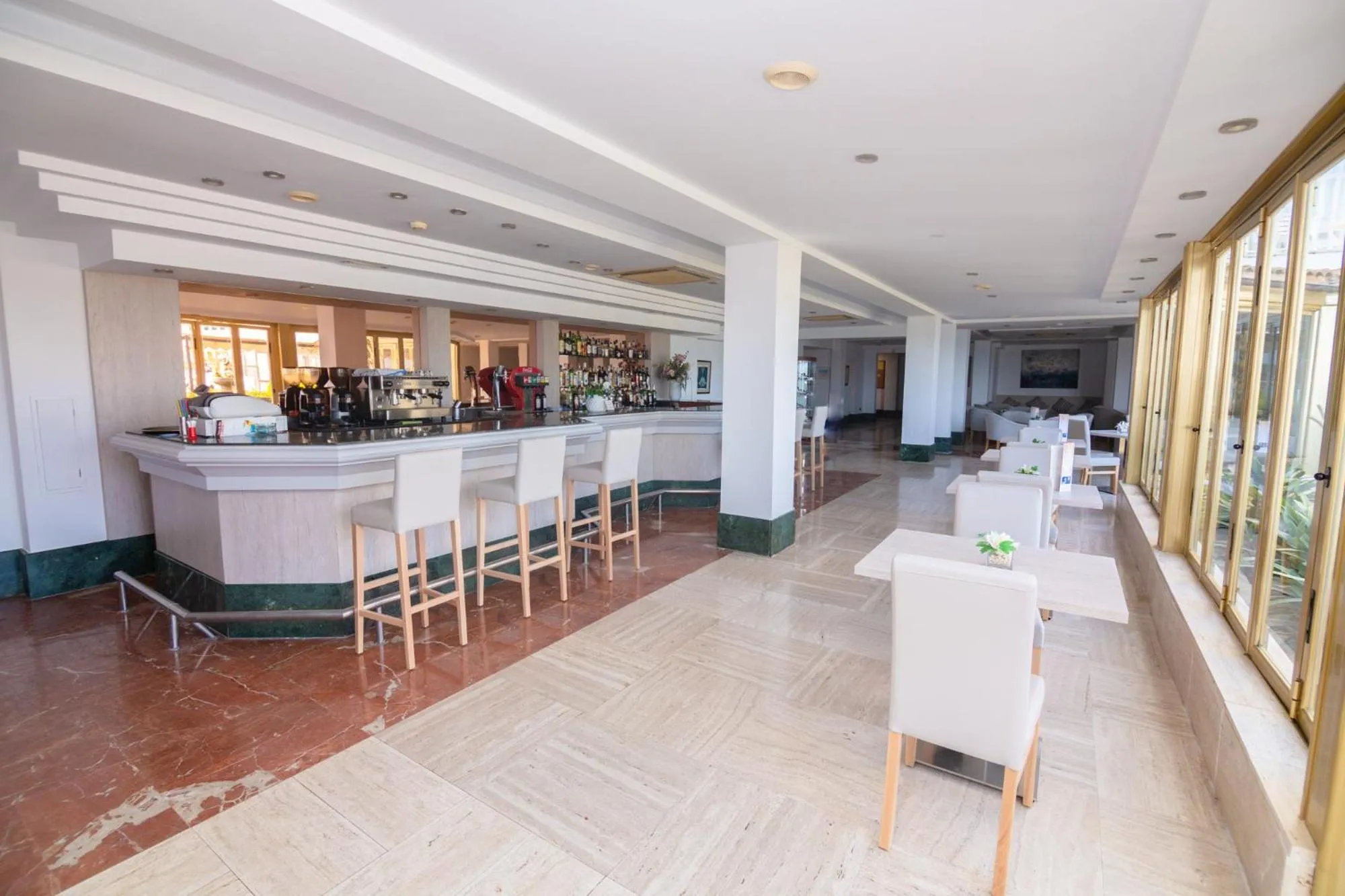 Lounge or bar in Hotel Club S'Illot