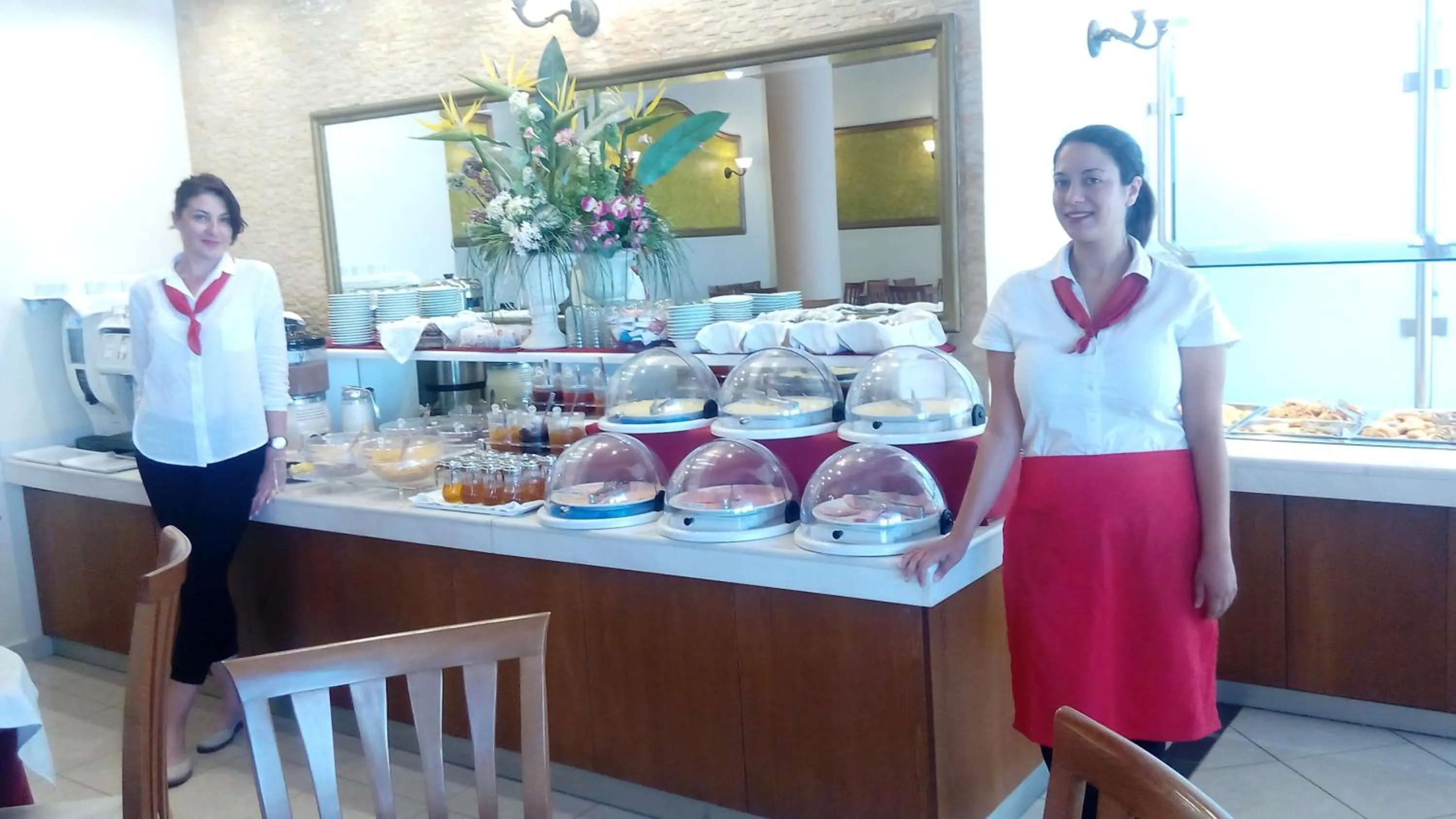 Food in Elektra Beach Hotel