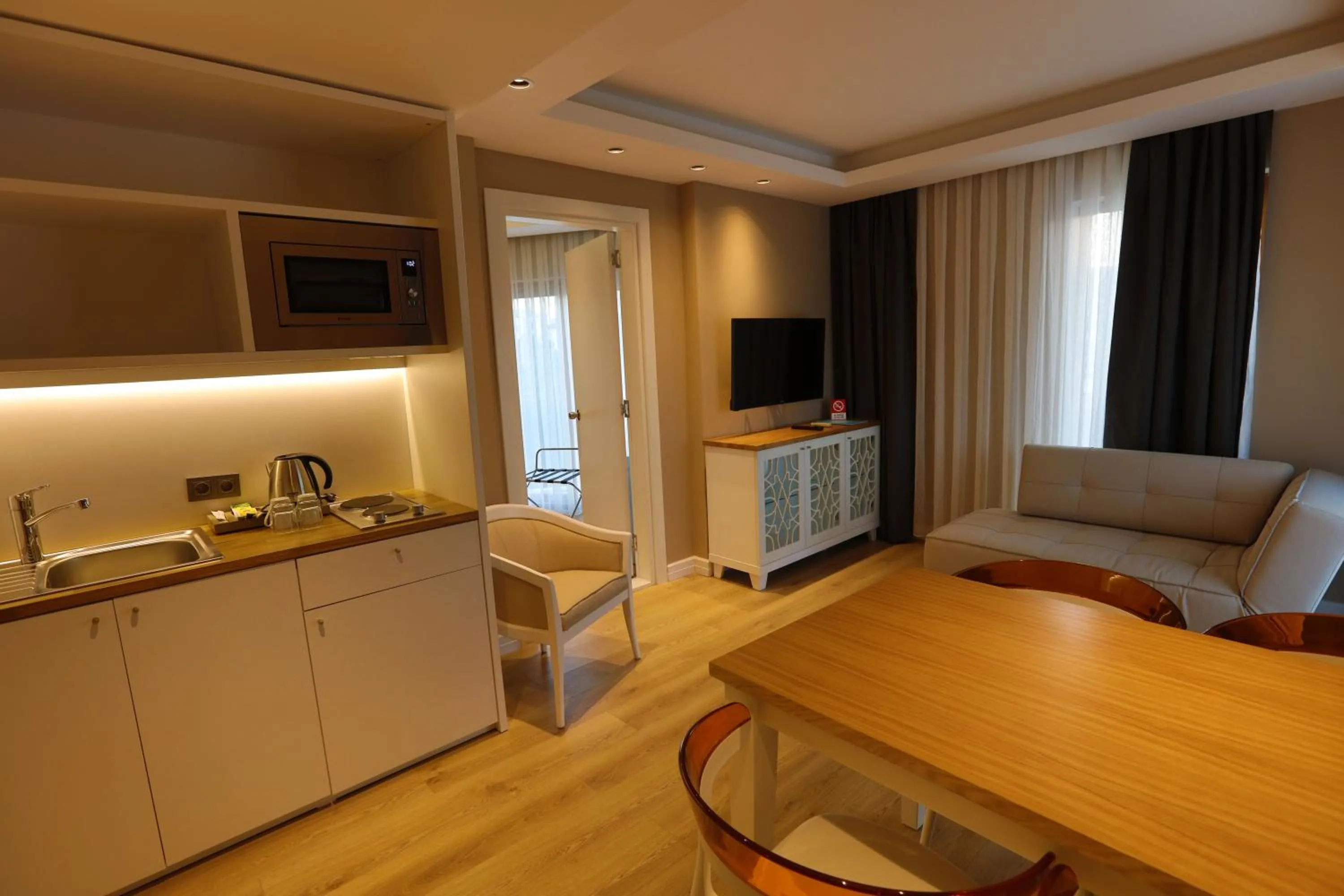 Kitchen or kitchenette in Hotel Vita Bella Resort & Spa