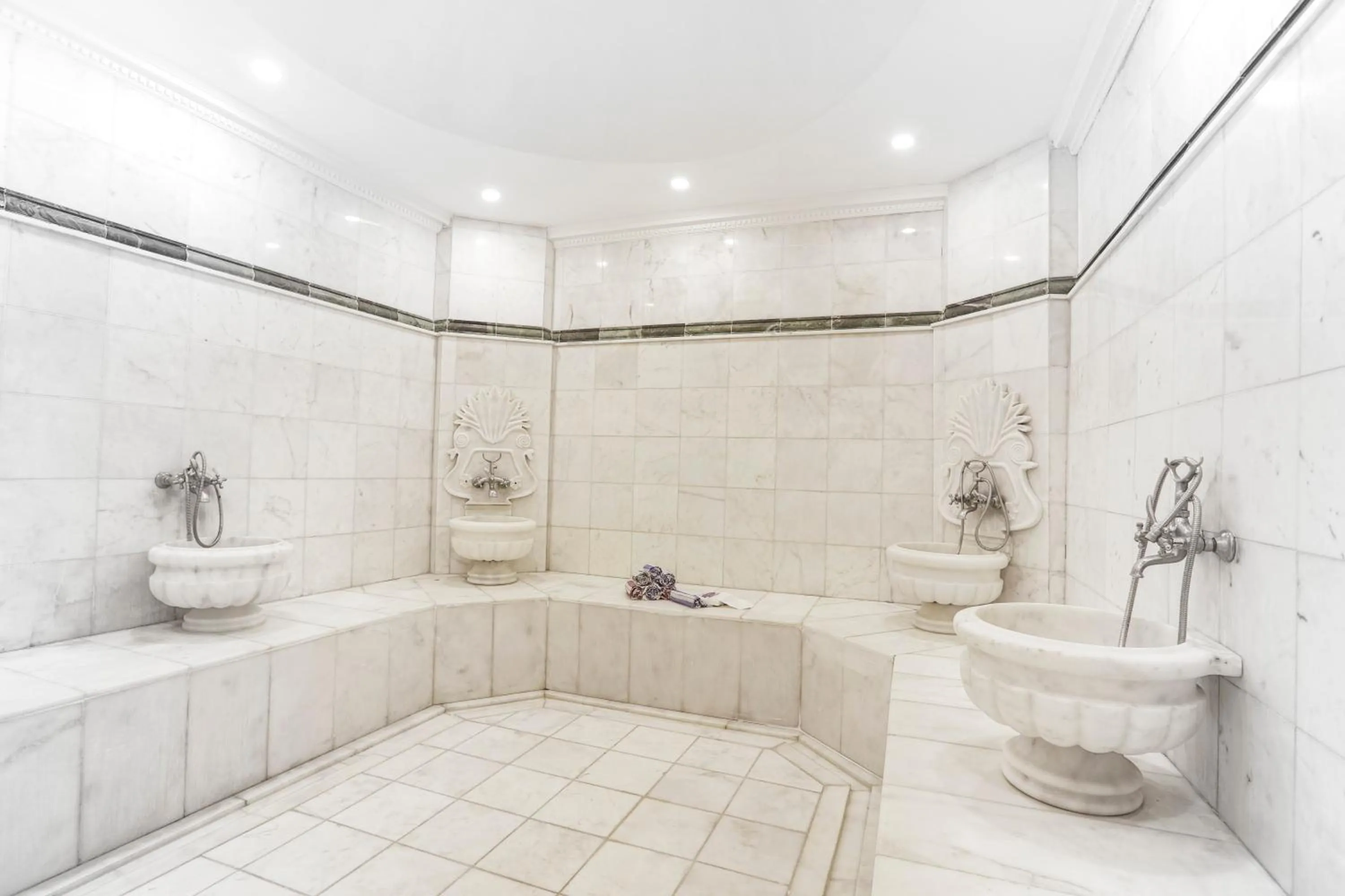 Public Bath in Hotel Vita Bella Resort & Spa