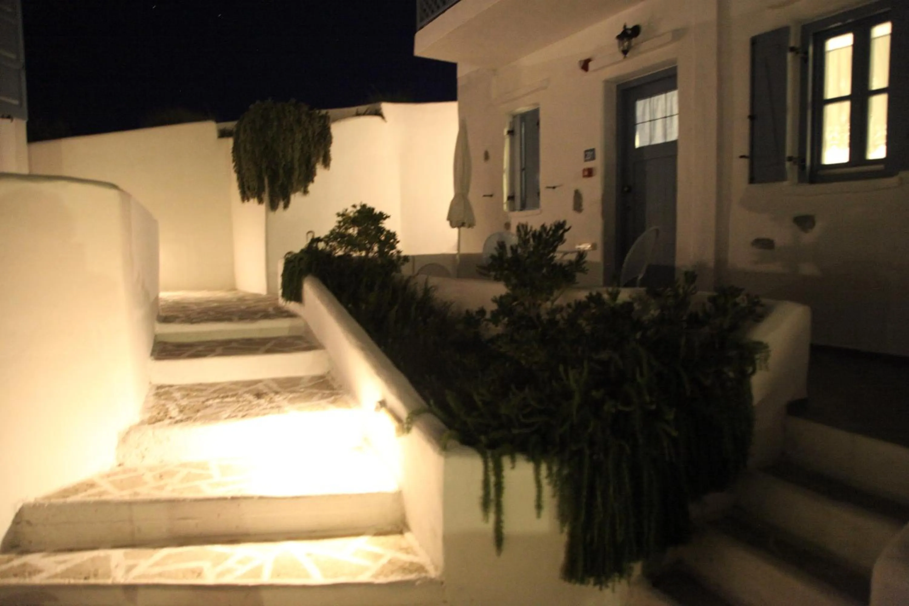 Facade/entrance in Castellano Village