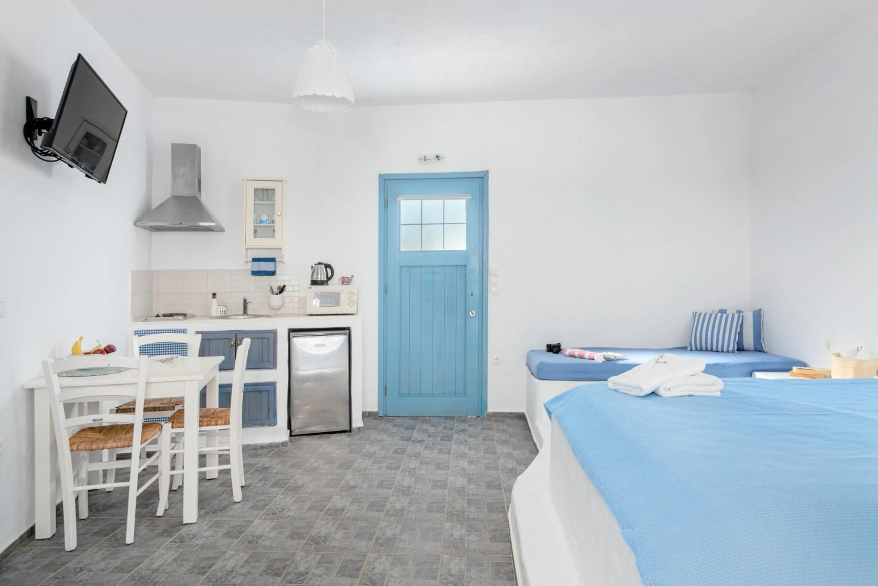 Kitchen or kitchenette, Bed in Castellano Village