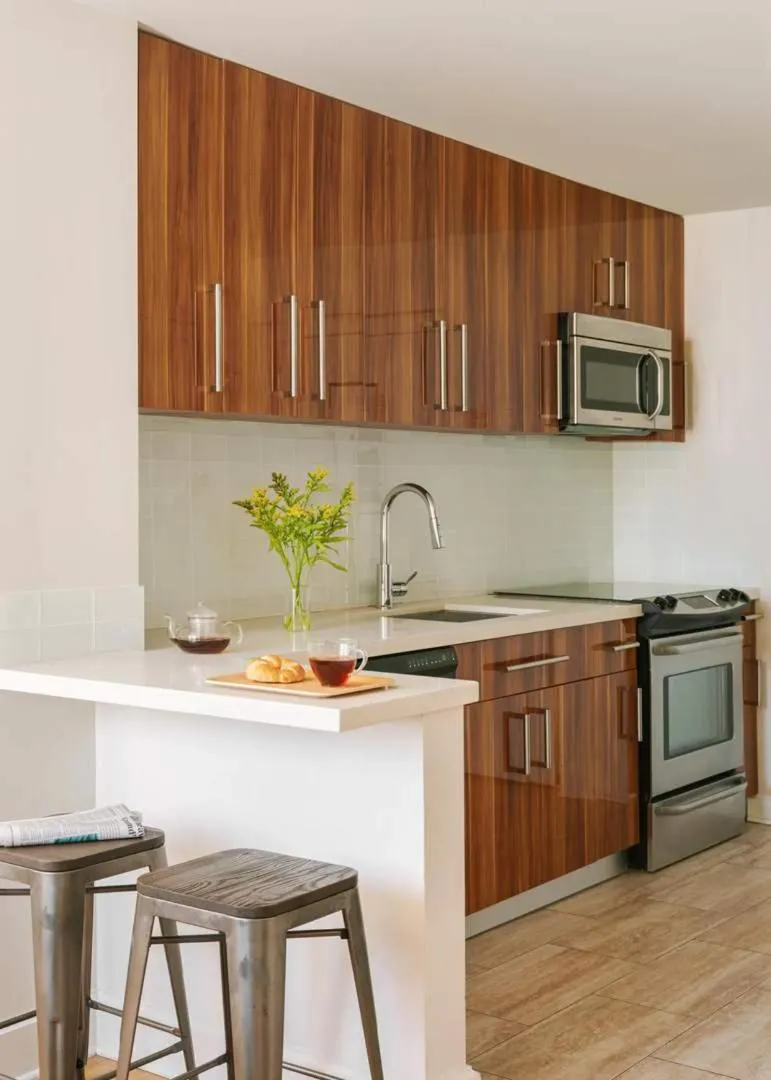 Roami at Duncan Plaza