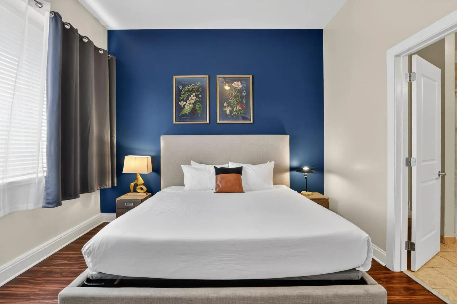 Bed in Roami at Duncan Plaza