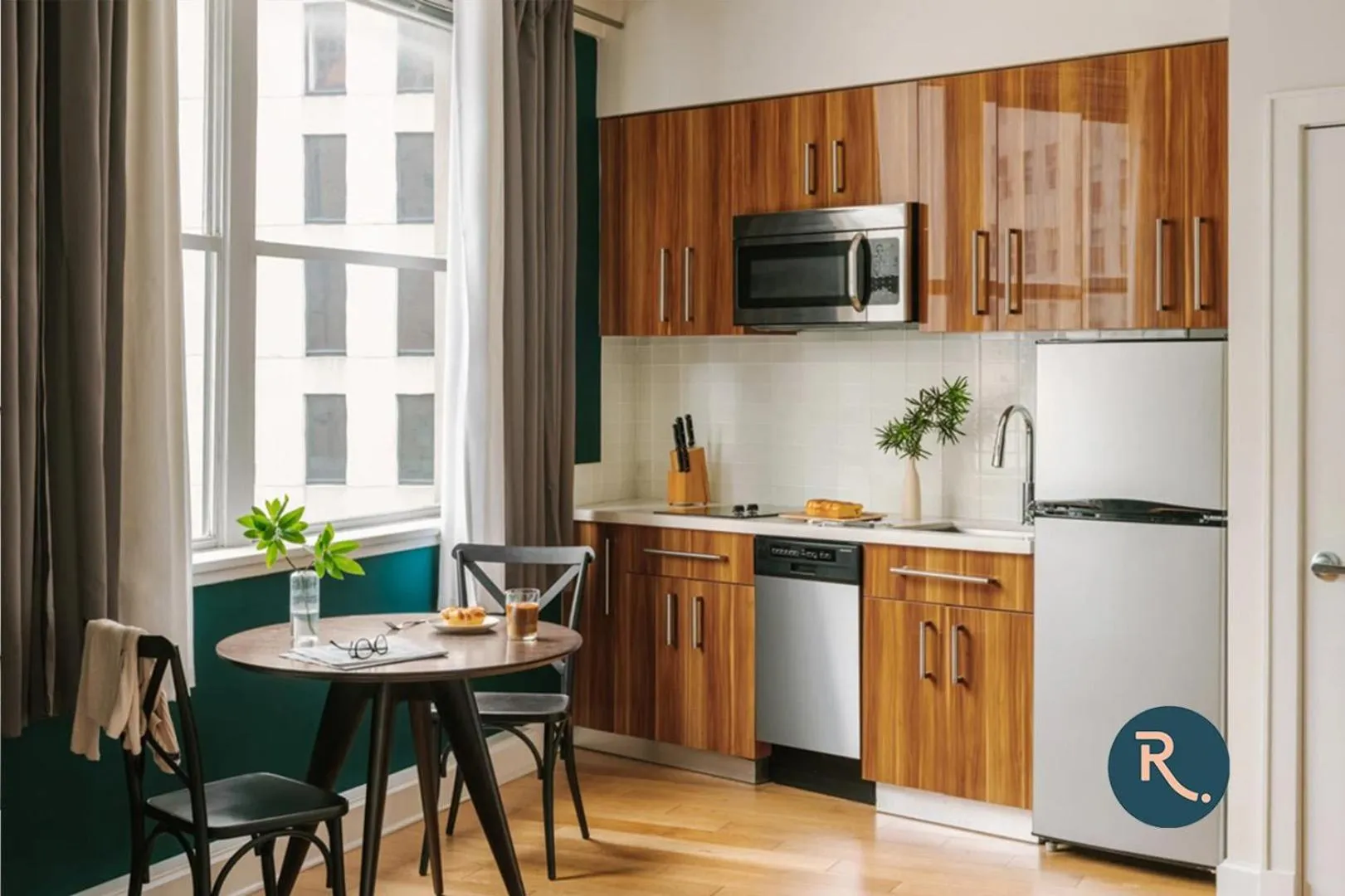 Roami at Duncan Plaza