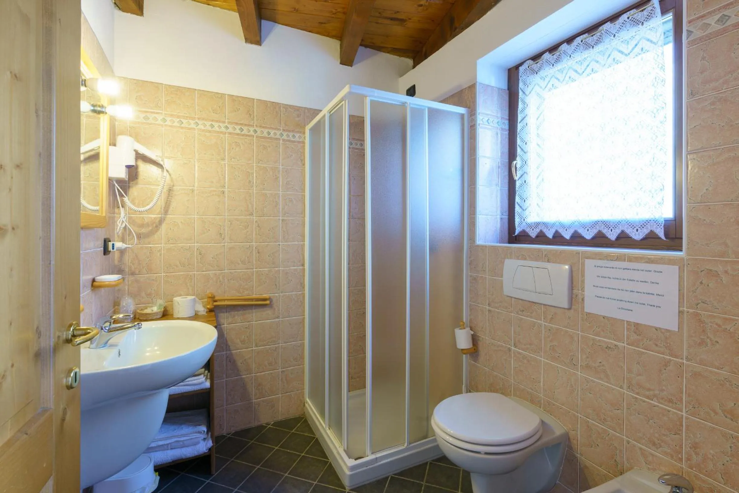 Bathroom in Agriturismo Giacomino