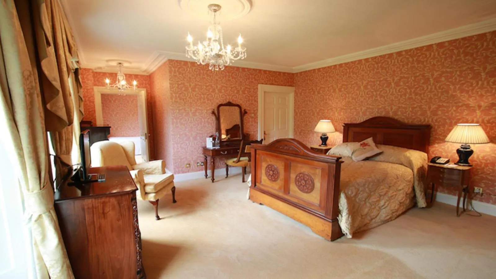 Bedroom, Bed in Barberstown Castle