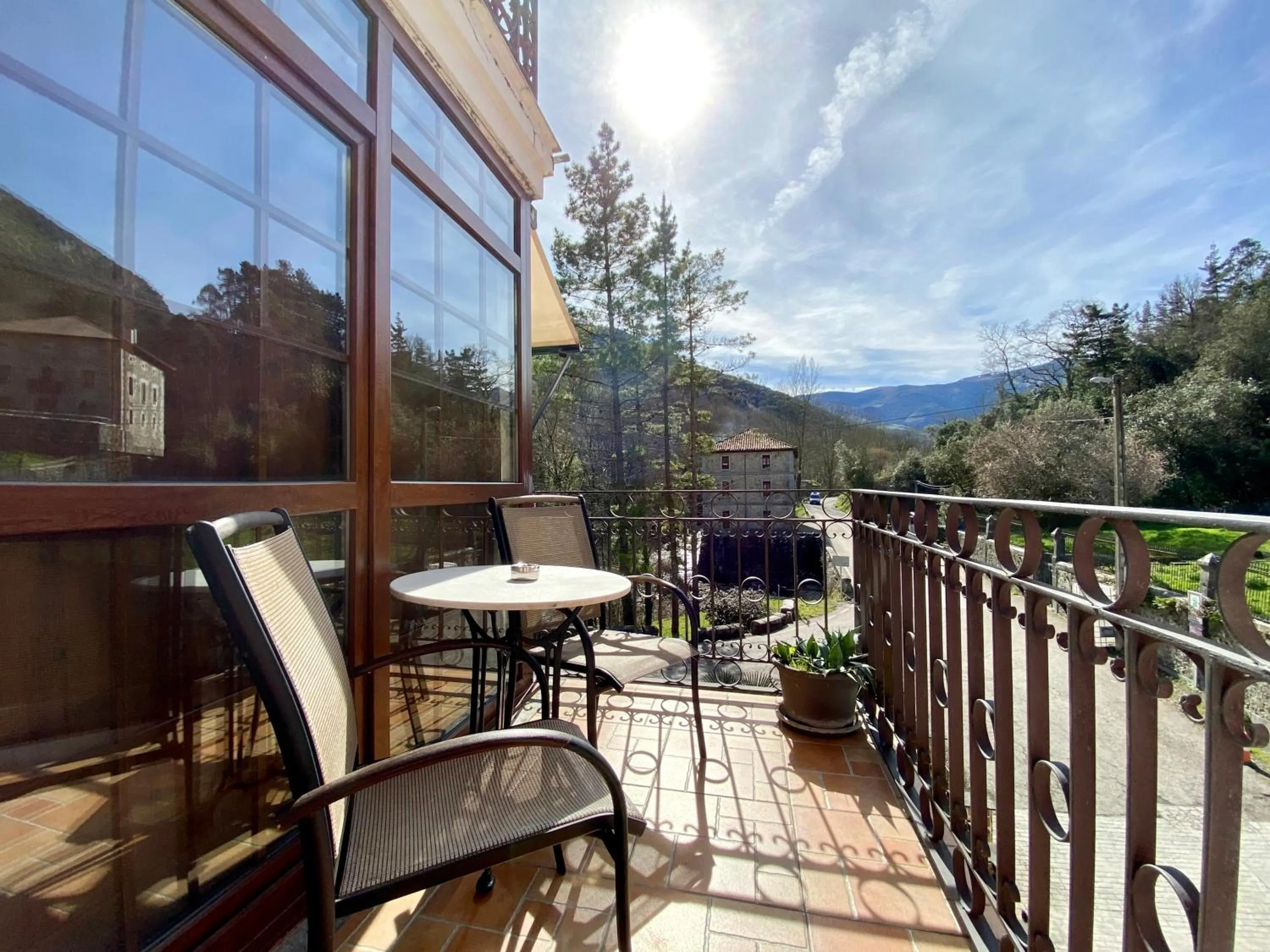 Akla La Casa Del Puente