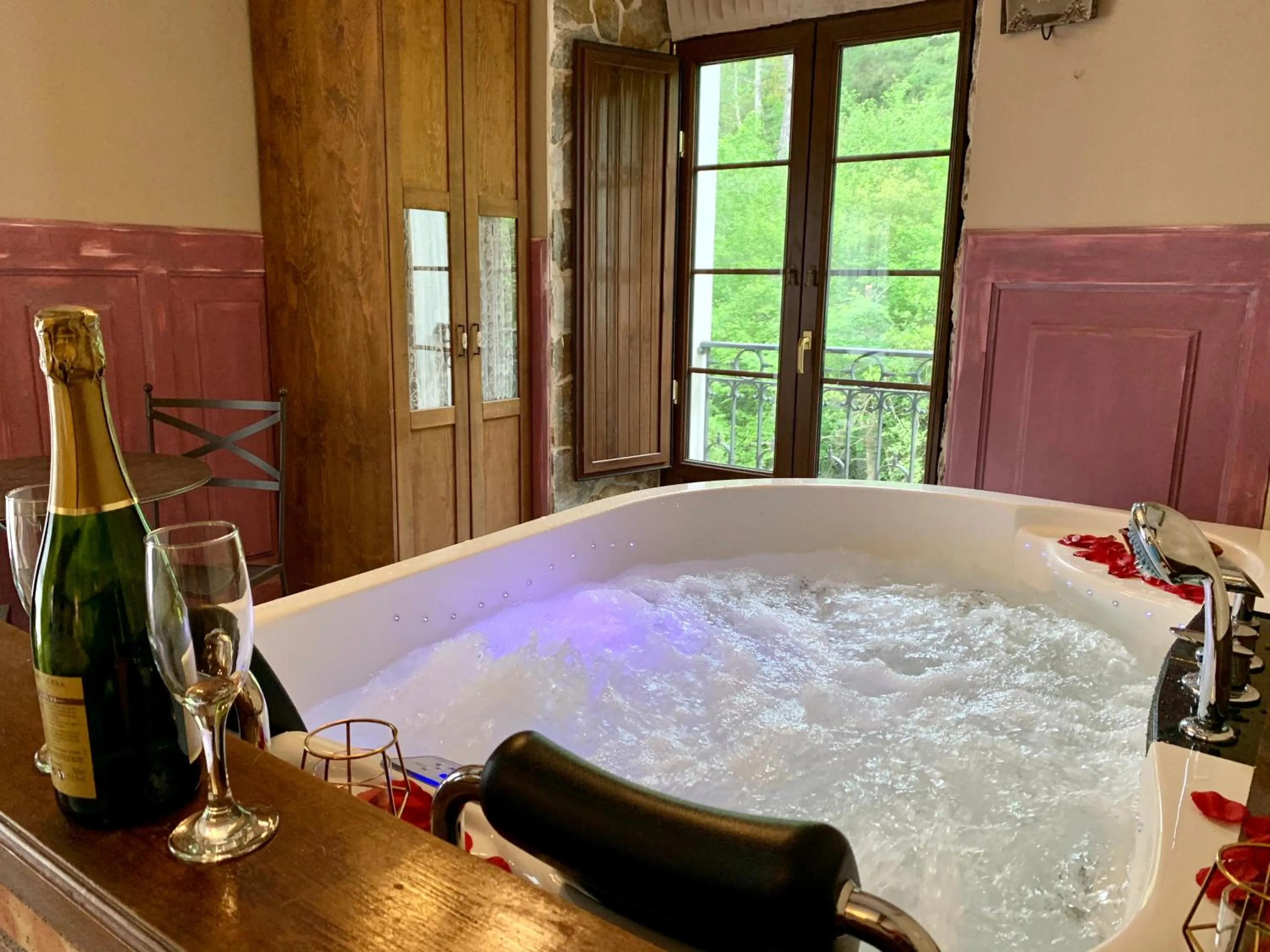 Akla La Casa Del Puente