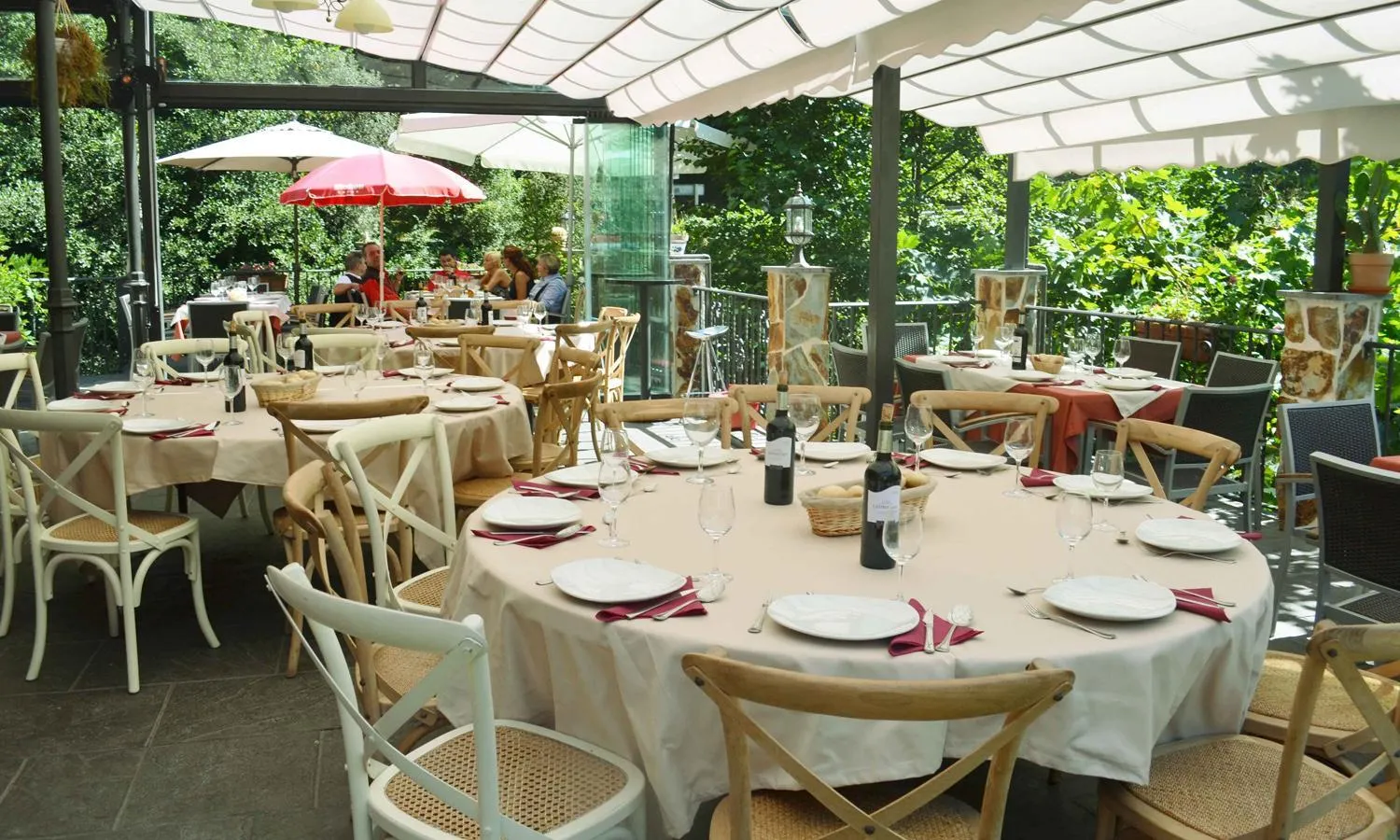 Restaurant/places to eat in Akla La Casa Del Puente