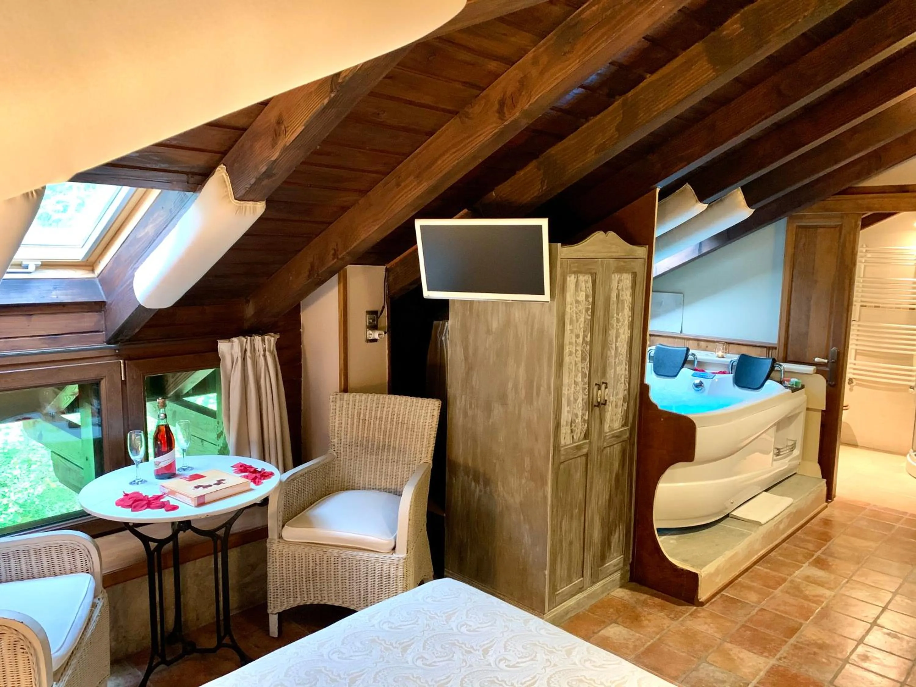 Akla La Casa Del Puente