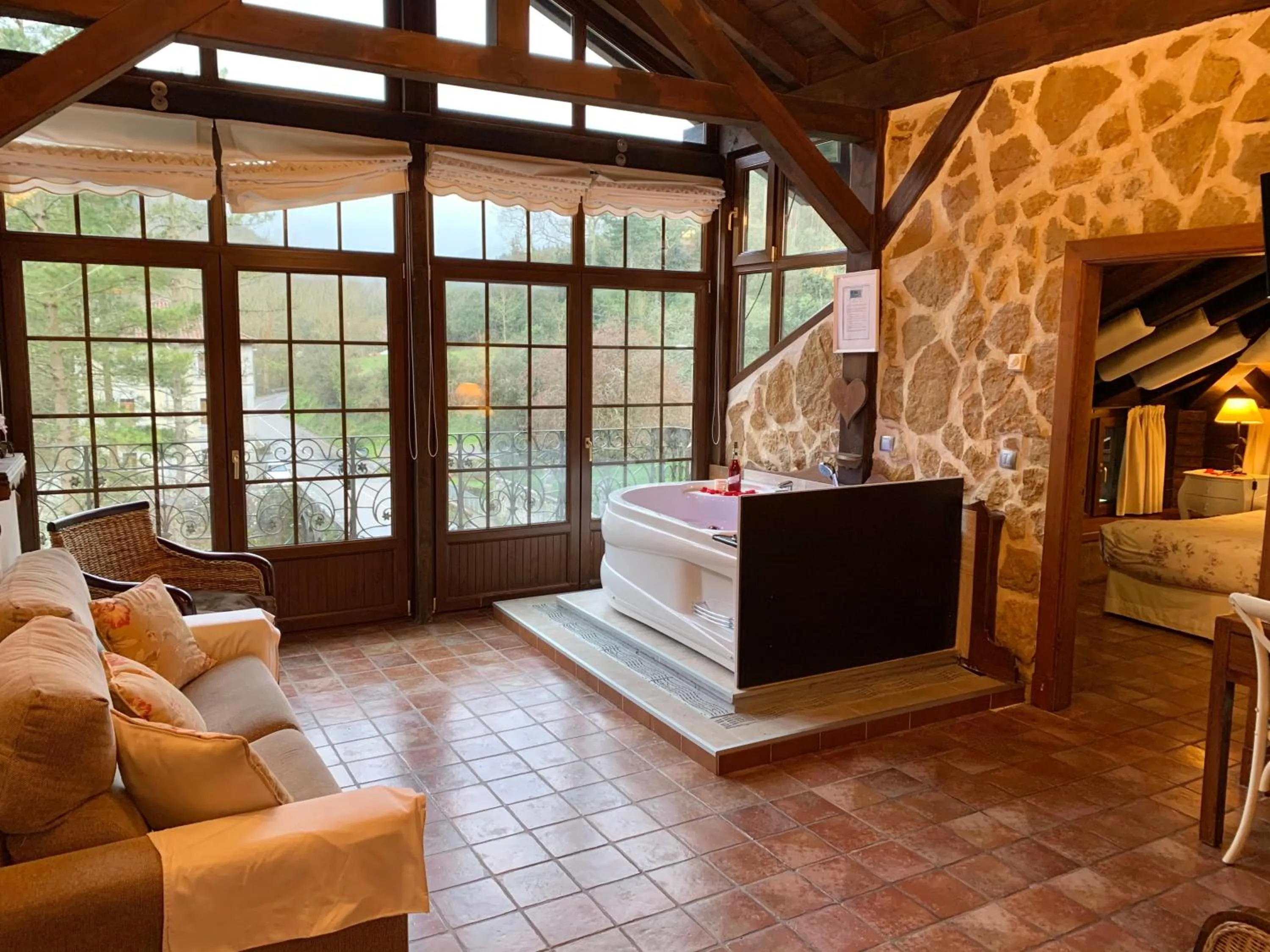 Akla La Casa Del Puente