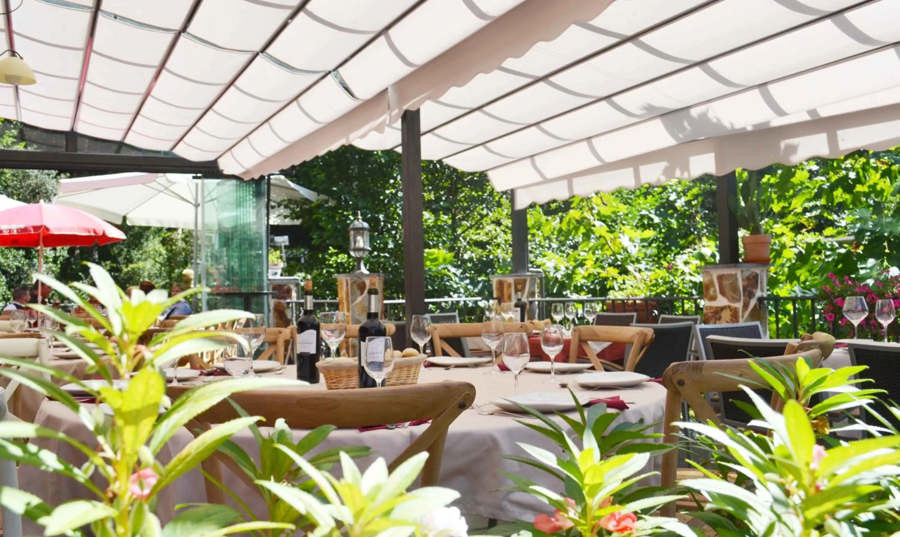 Restaurant/places to eat in Akla La Casa Del Puente