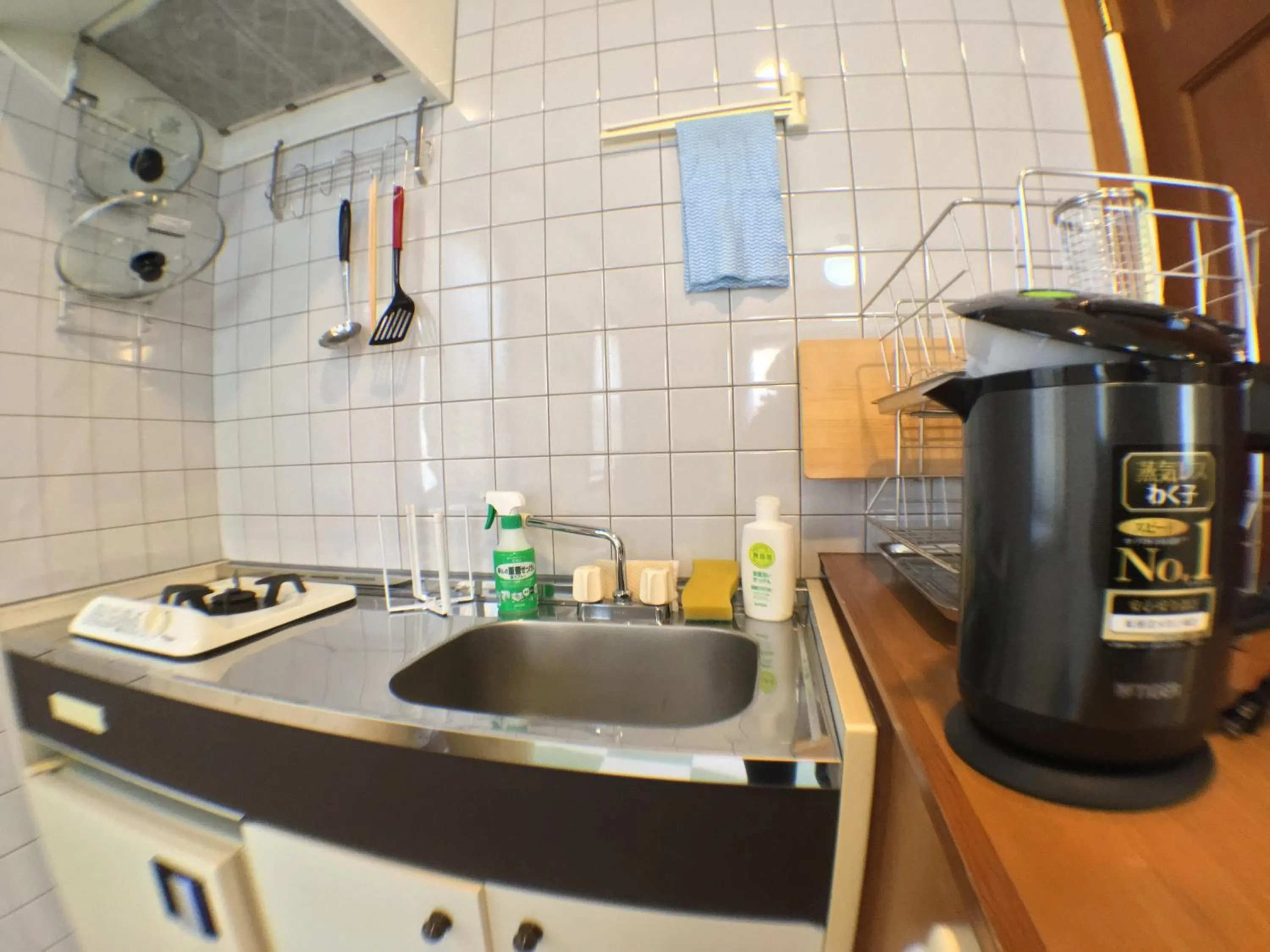 Shower in Oli Oli Guesthouse