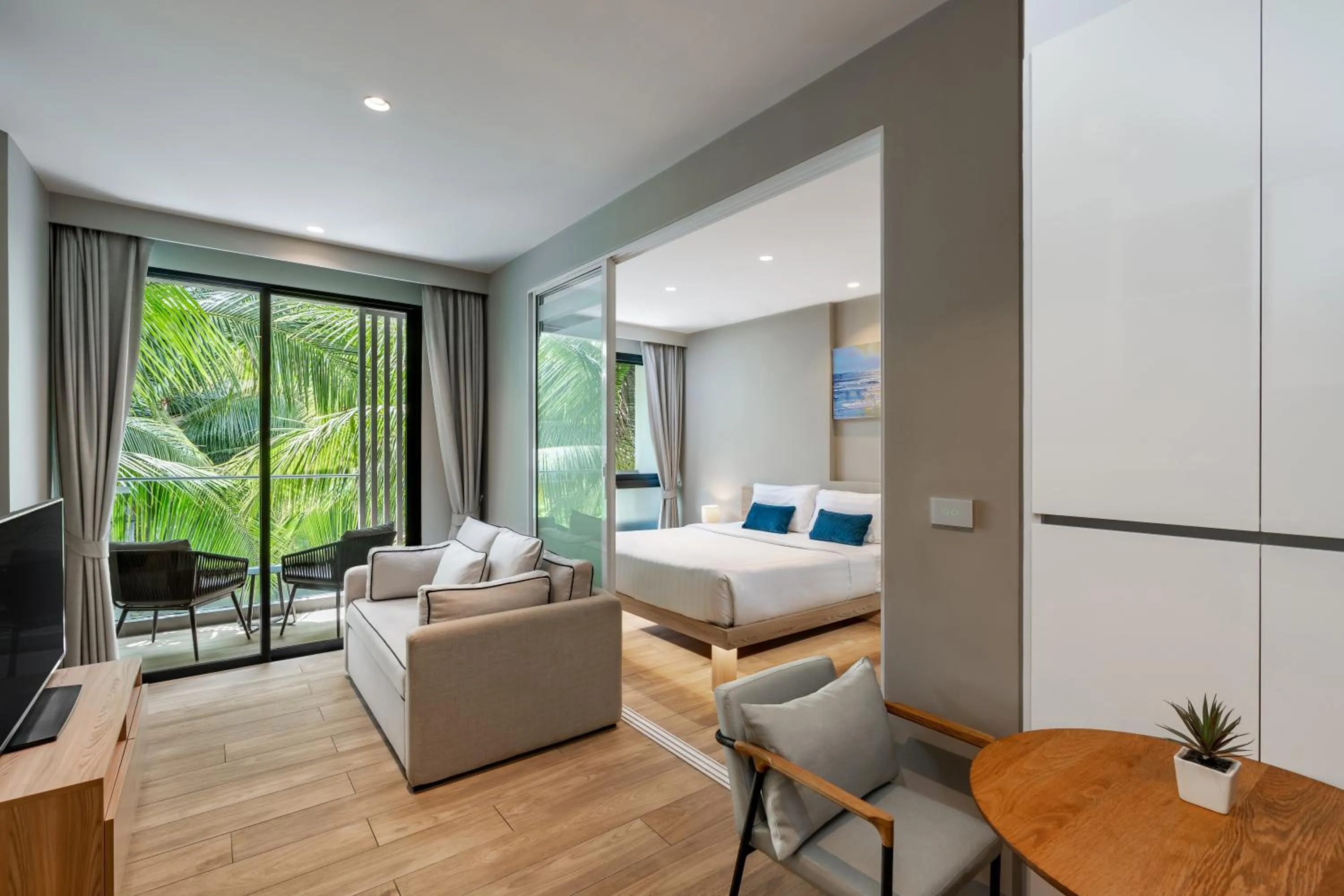 Grand Deluxe Suite Pool View in Diamond Resort Phuket Official Account