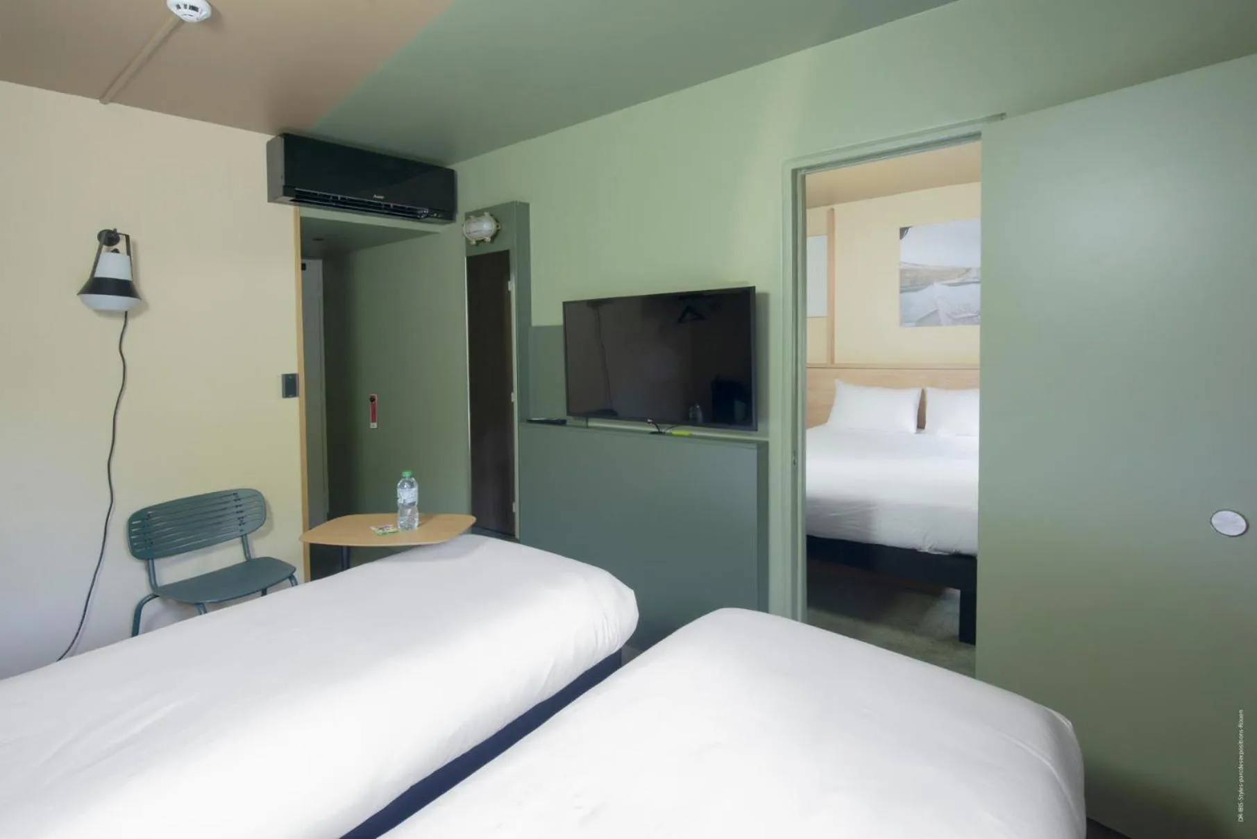 Bed in IBIS STYLES Rouen Parc Expos Zenith