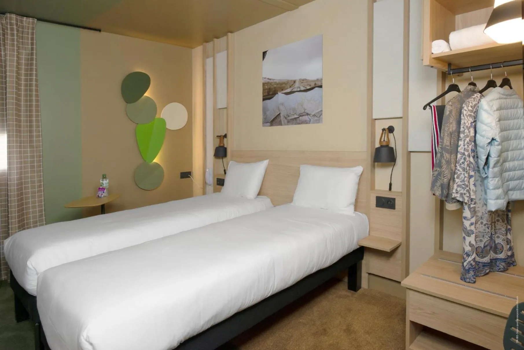 Bed in IBIS STYLES Rouen Parc Expos Zenith