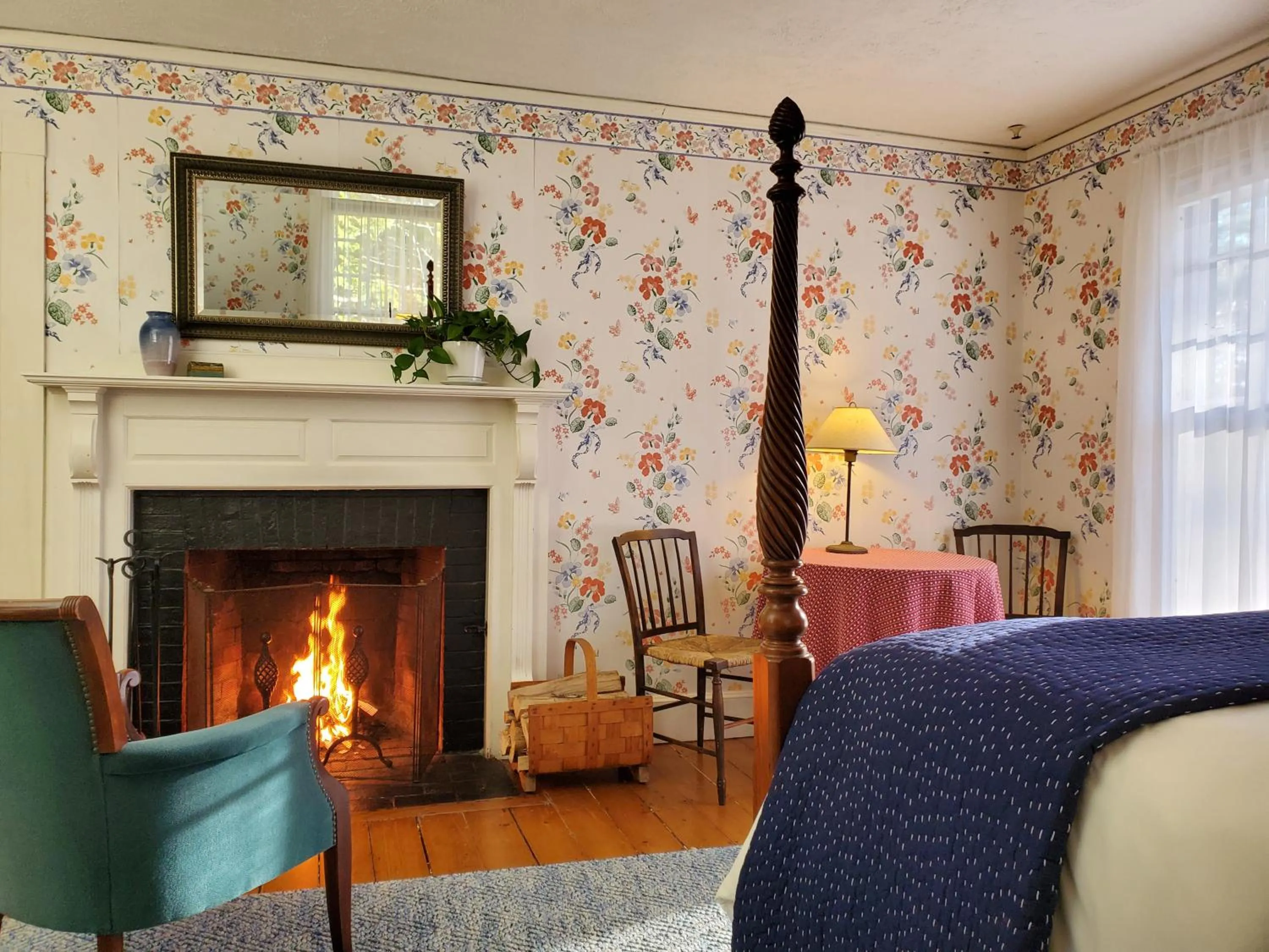 Bedroom in Harbourside Inn