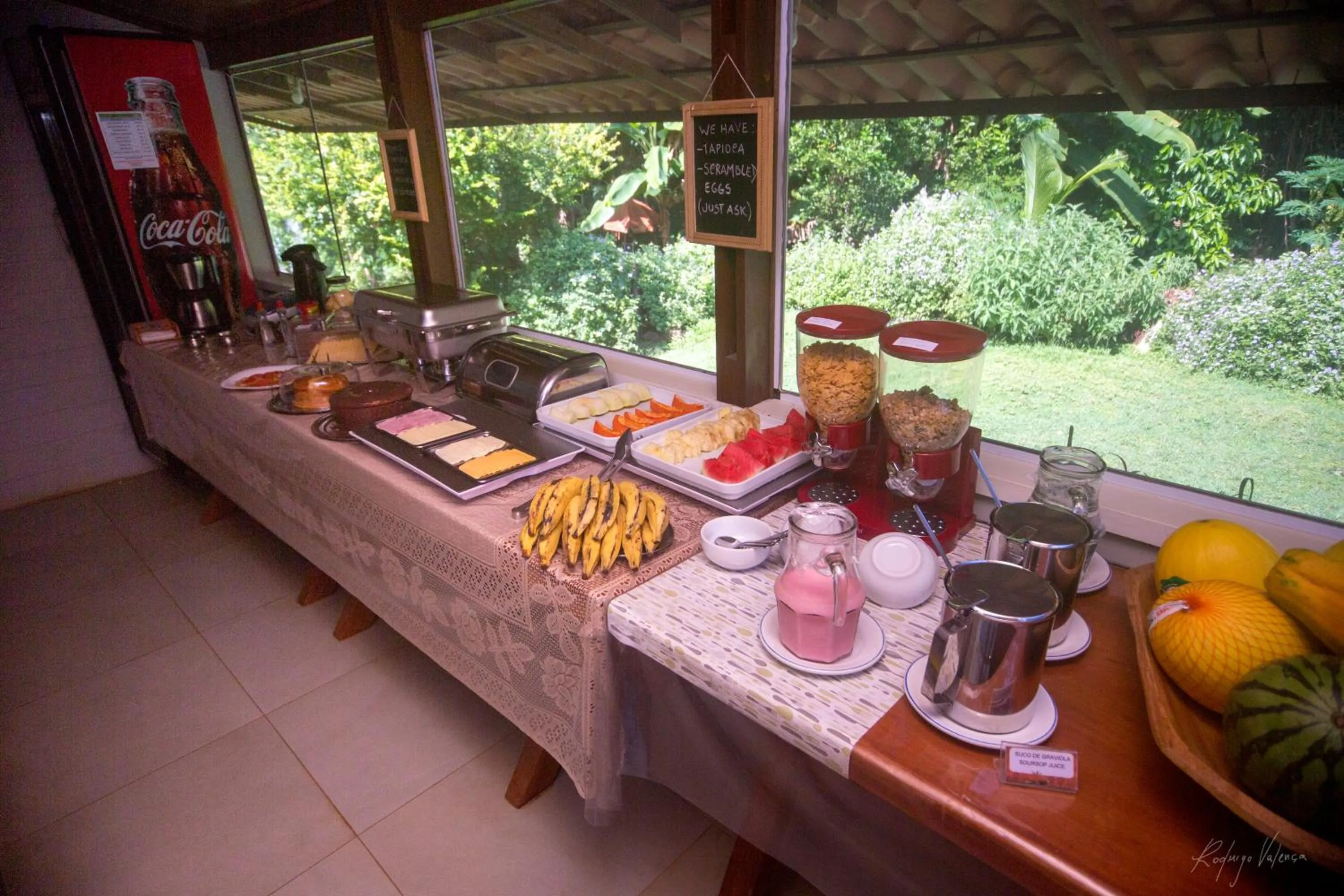 Buffet breakfast in Pousada Seu Dodó