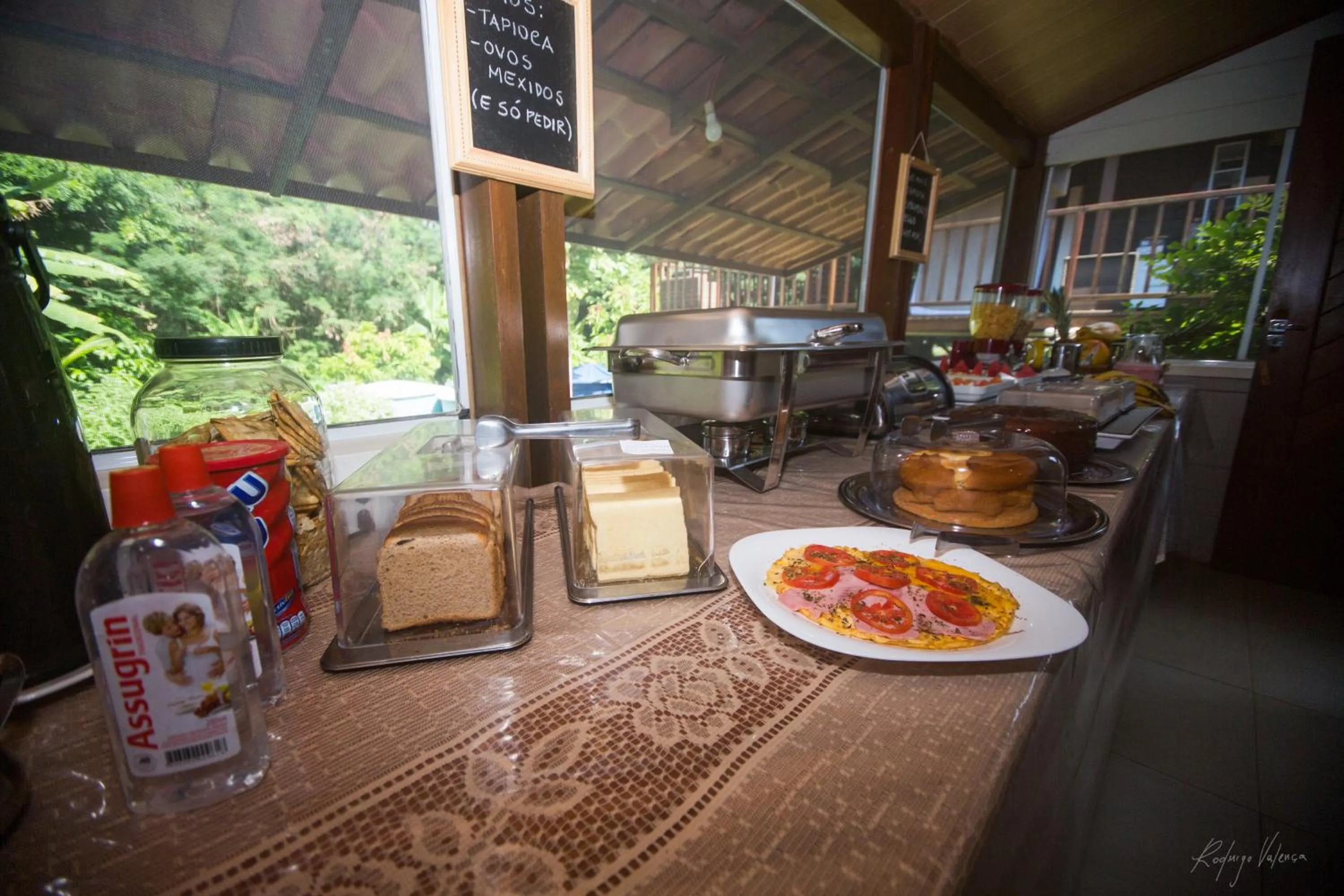 Buffet breakfast in Pousada Seu Dodó