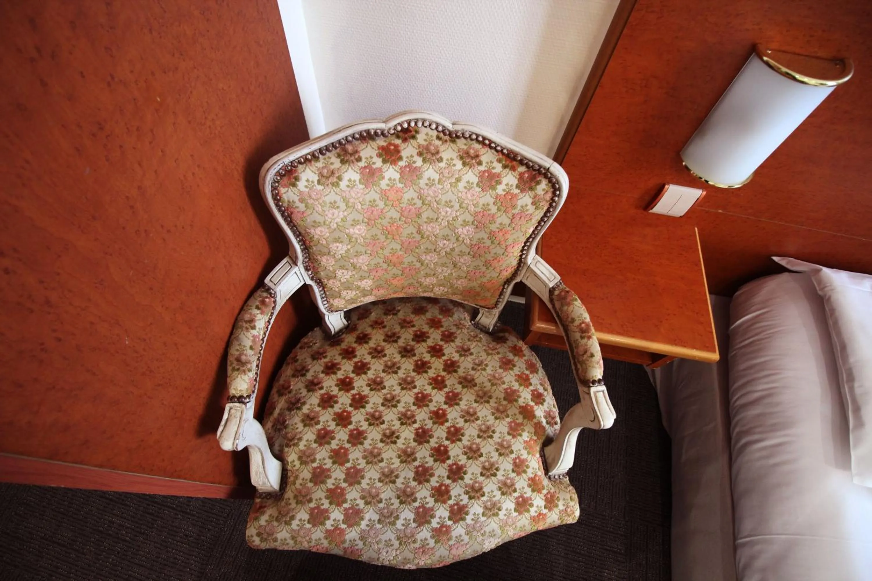 Decorative detail in Hôtel Crystal Reims Centre