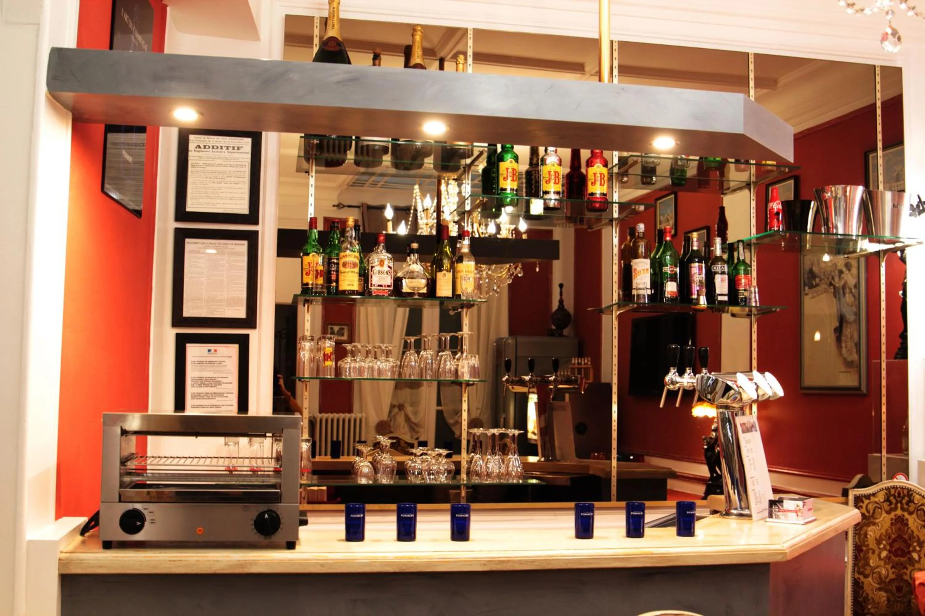 Alcoholic drinks in Hôtel Crystal Reims Centre