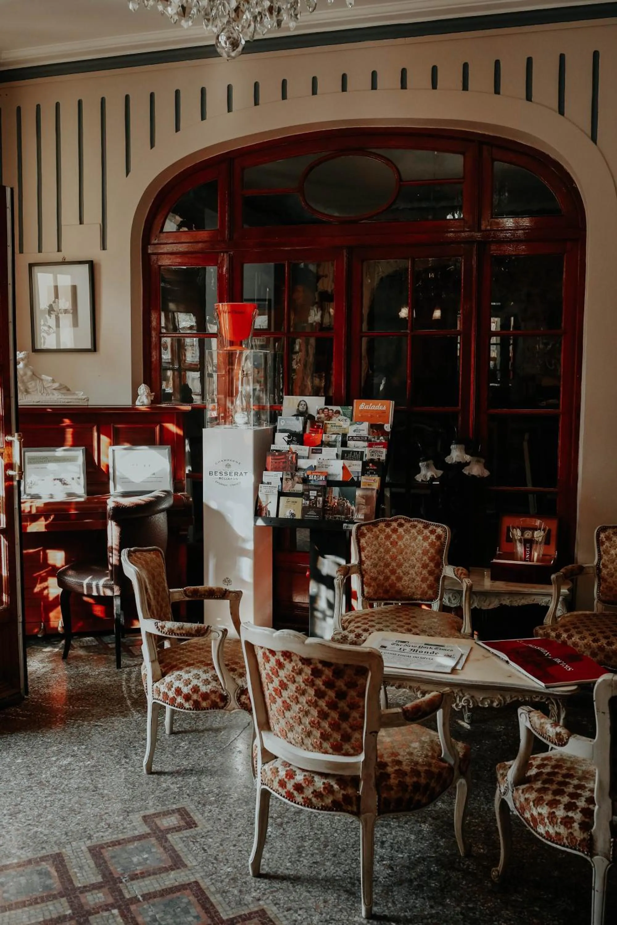 Property building in Hôtel Crystal Reims Centre