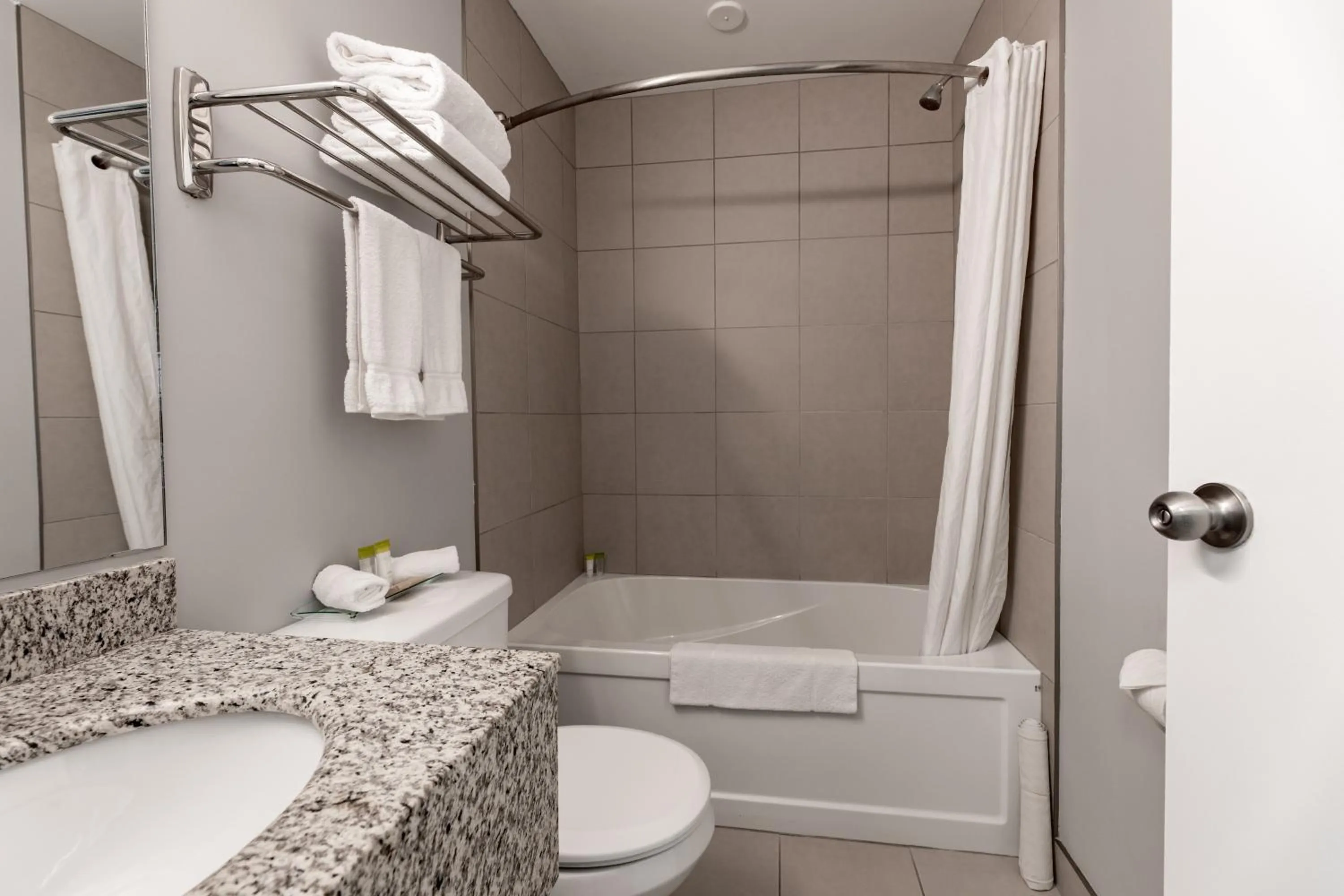 Shower in The Kanata by BCMInns - Hinton