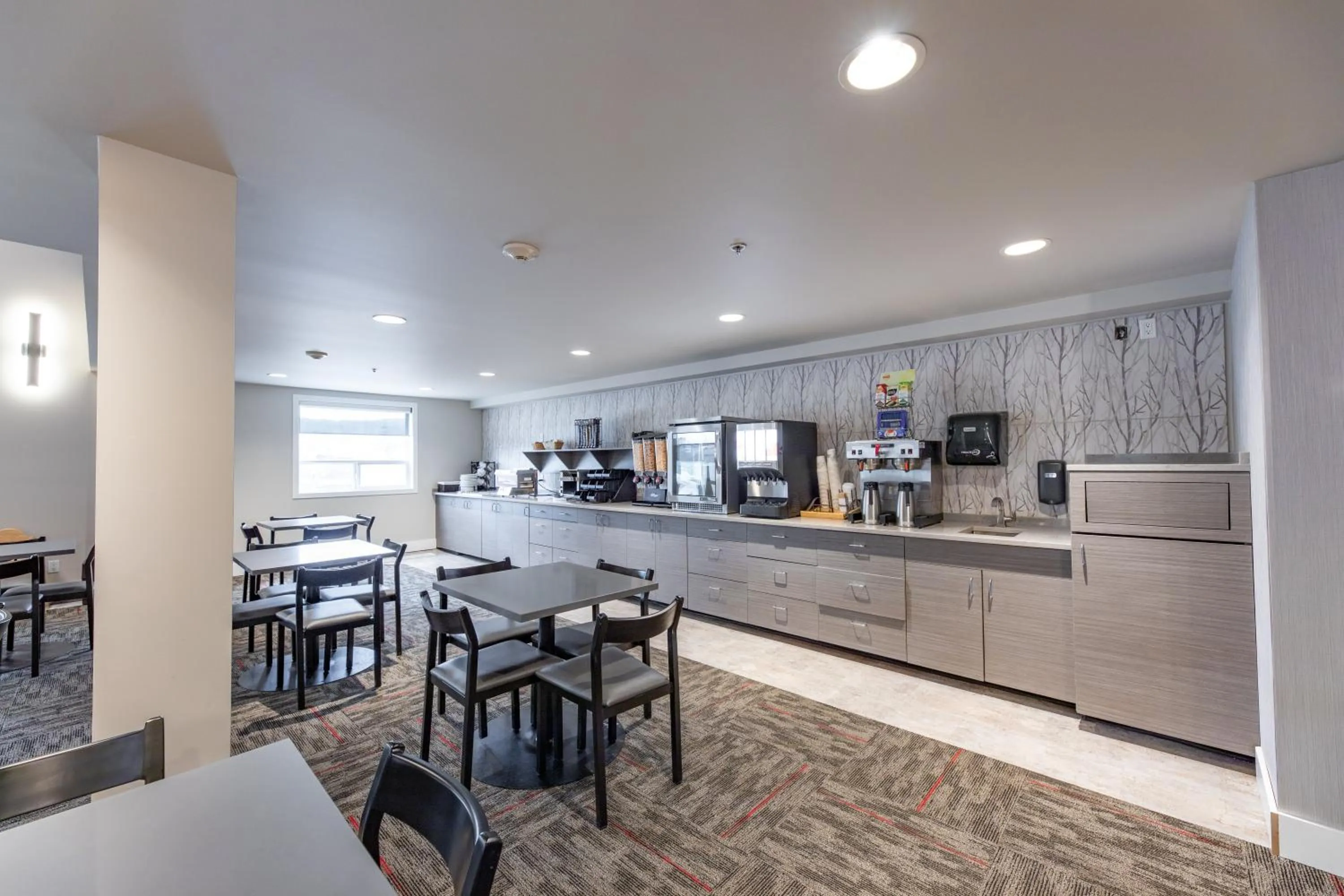 Breakfast in The Kanata by BCMInns - Hinton