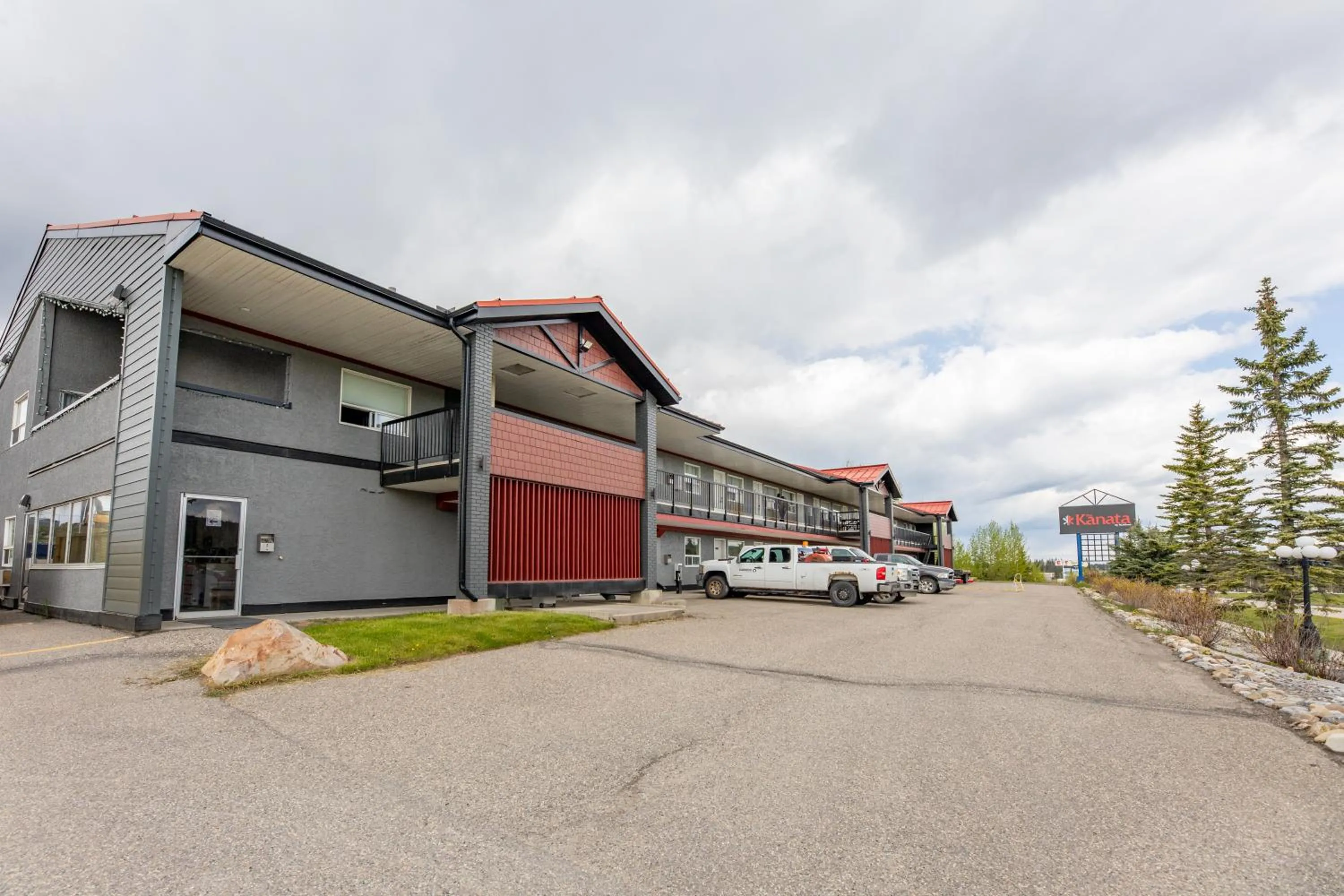 Property building in The Kanata by BCMInns - Hinton