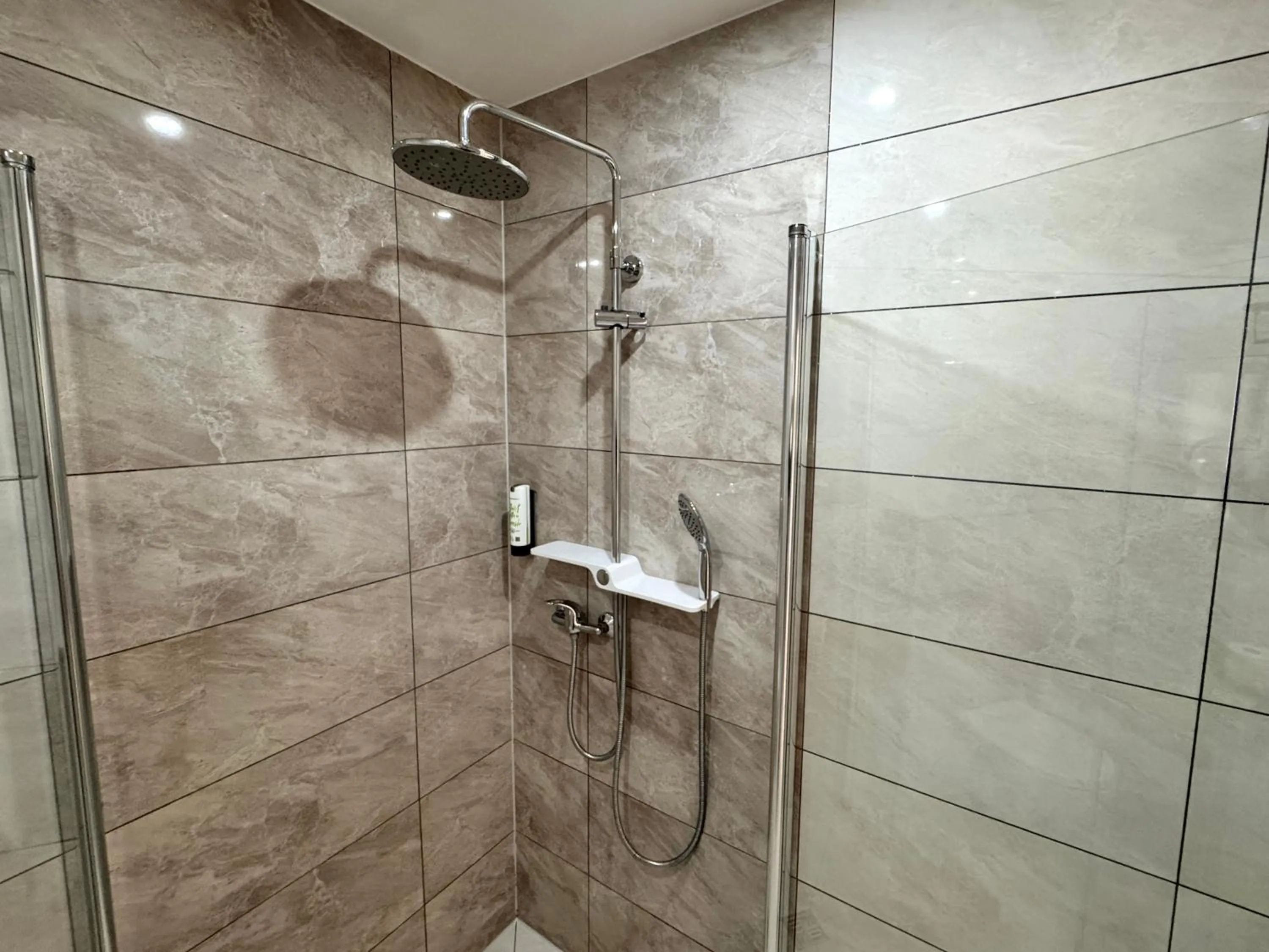 Shower in Parkhotel Viktoria