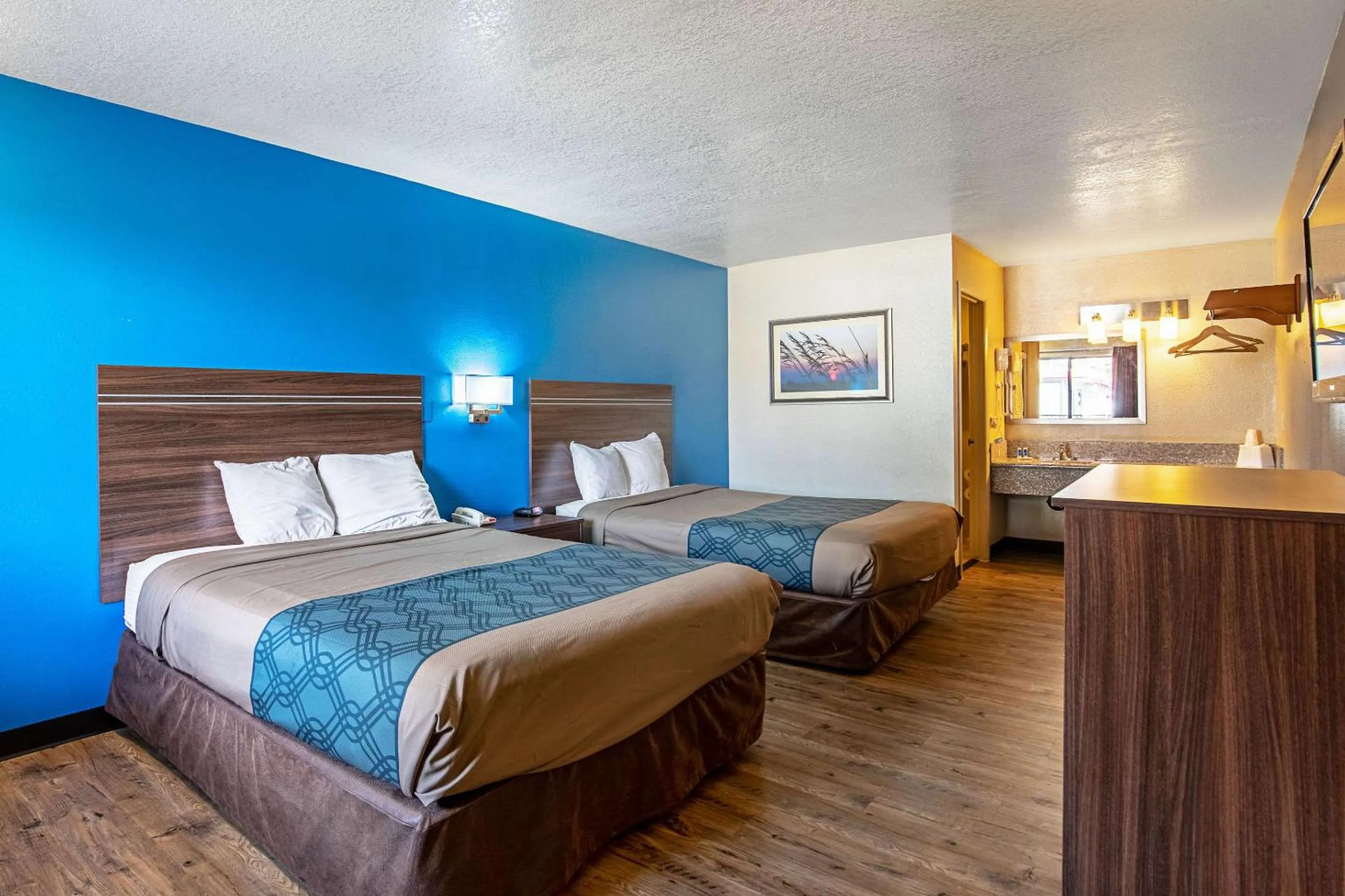 Photo of the whole room, Bed in Rodeway Inn St George North - Near Pioneer Park