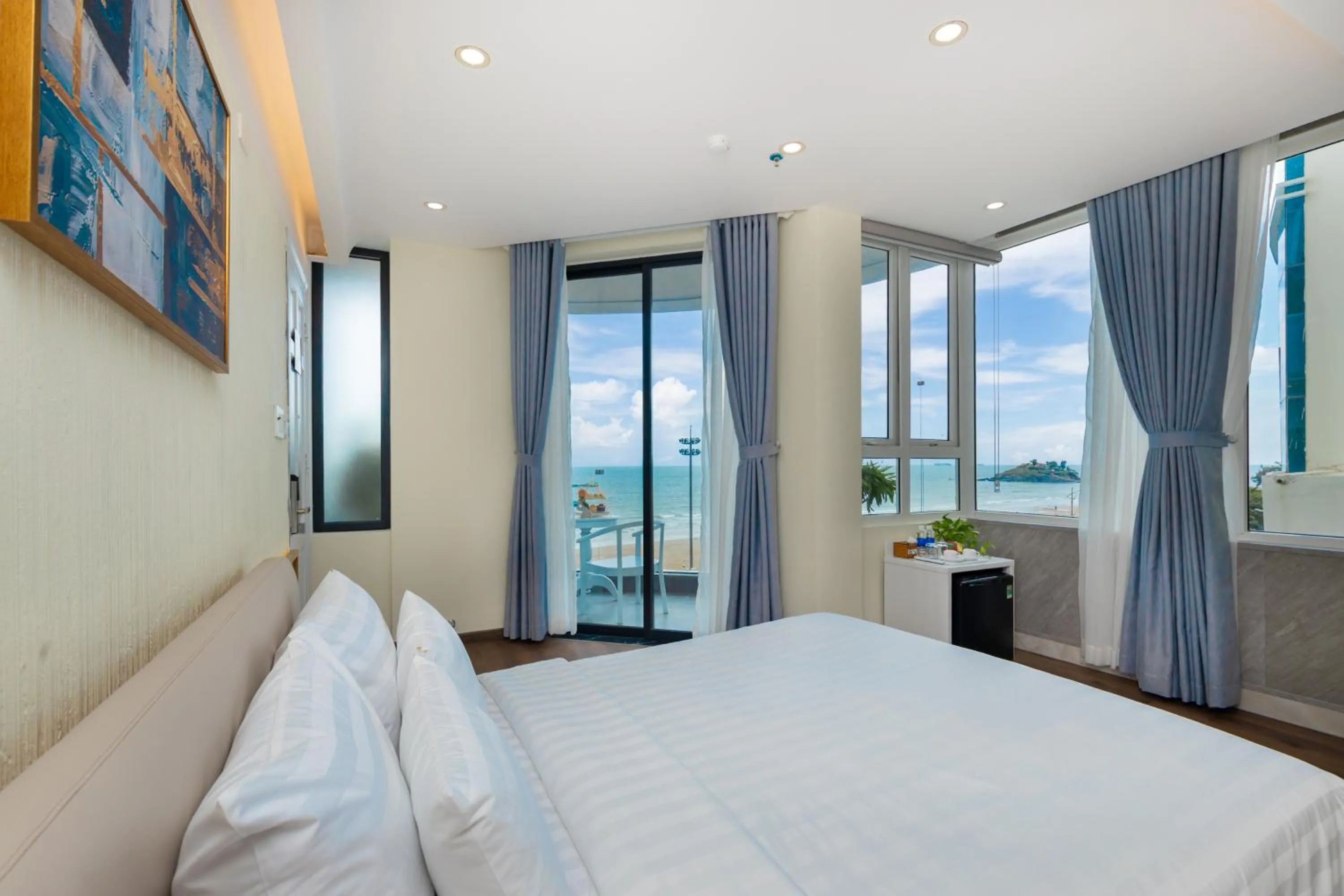 Photo of the whole room, Bed in ONE SEASON BOUTIQUE HOTEL Vung Tau - BEACHFRONT