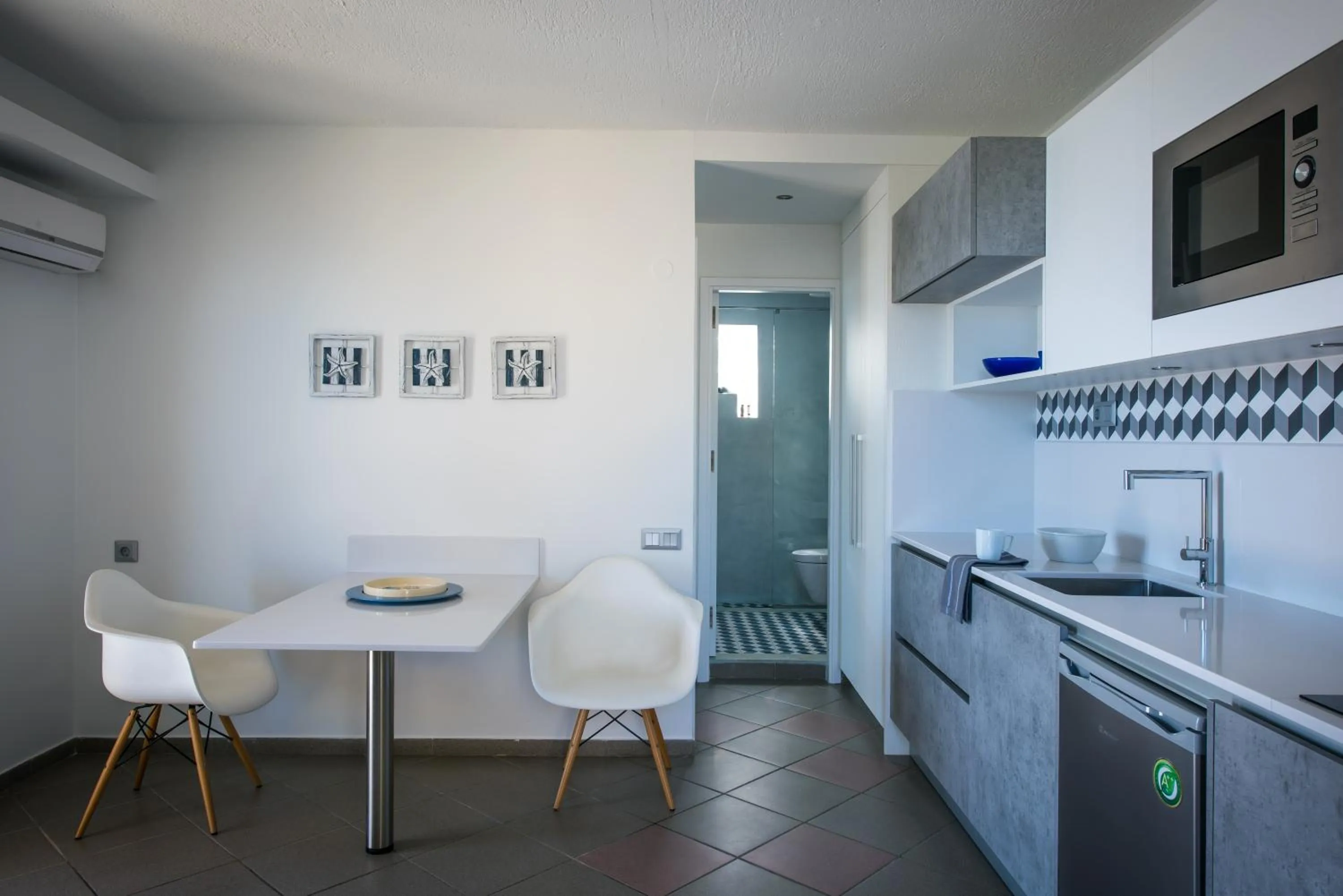 Kitchen or kitchenette in Skajado Holiday Apartments