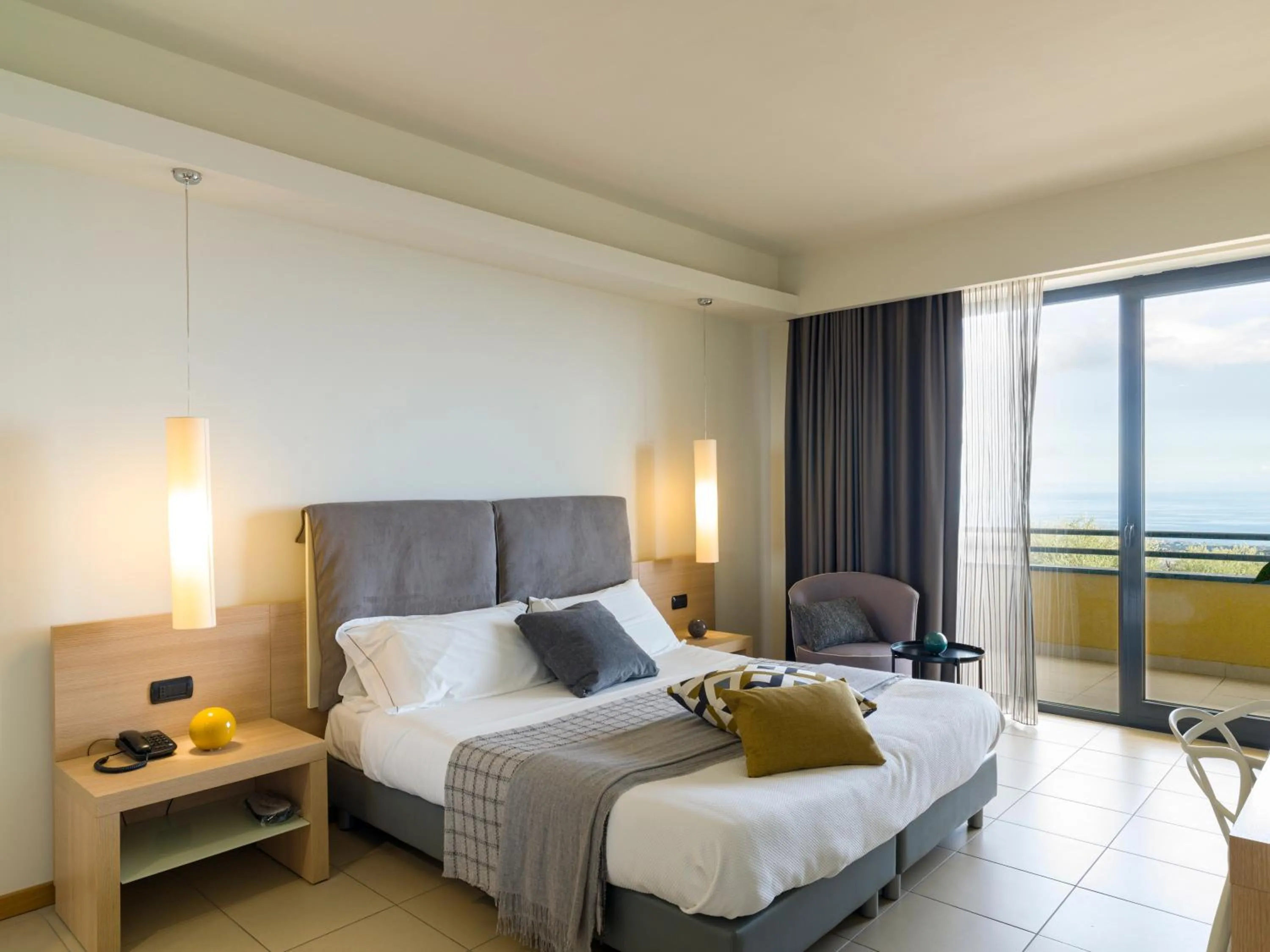 Bed in Esperia Palace Hotel & Resort Spa