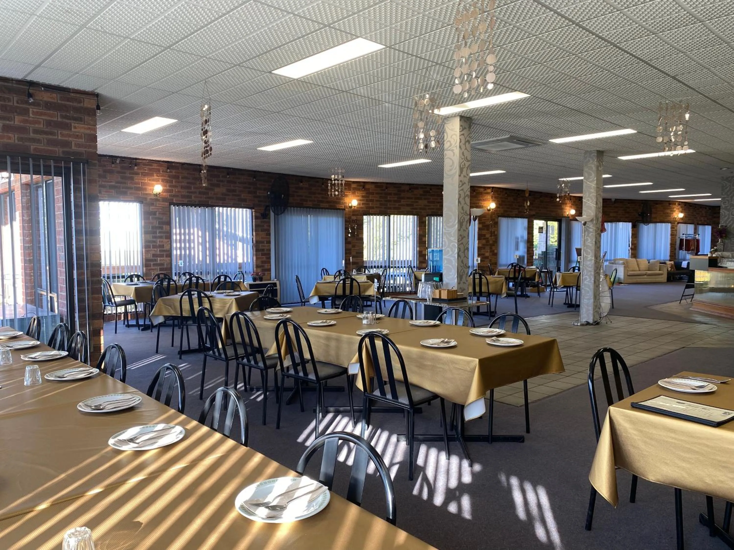 Restaurant/places to eat in Mountain Creek Motel Bar & Restaurant