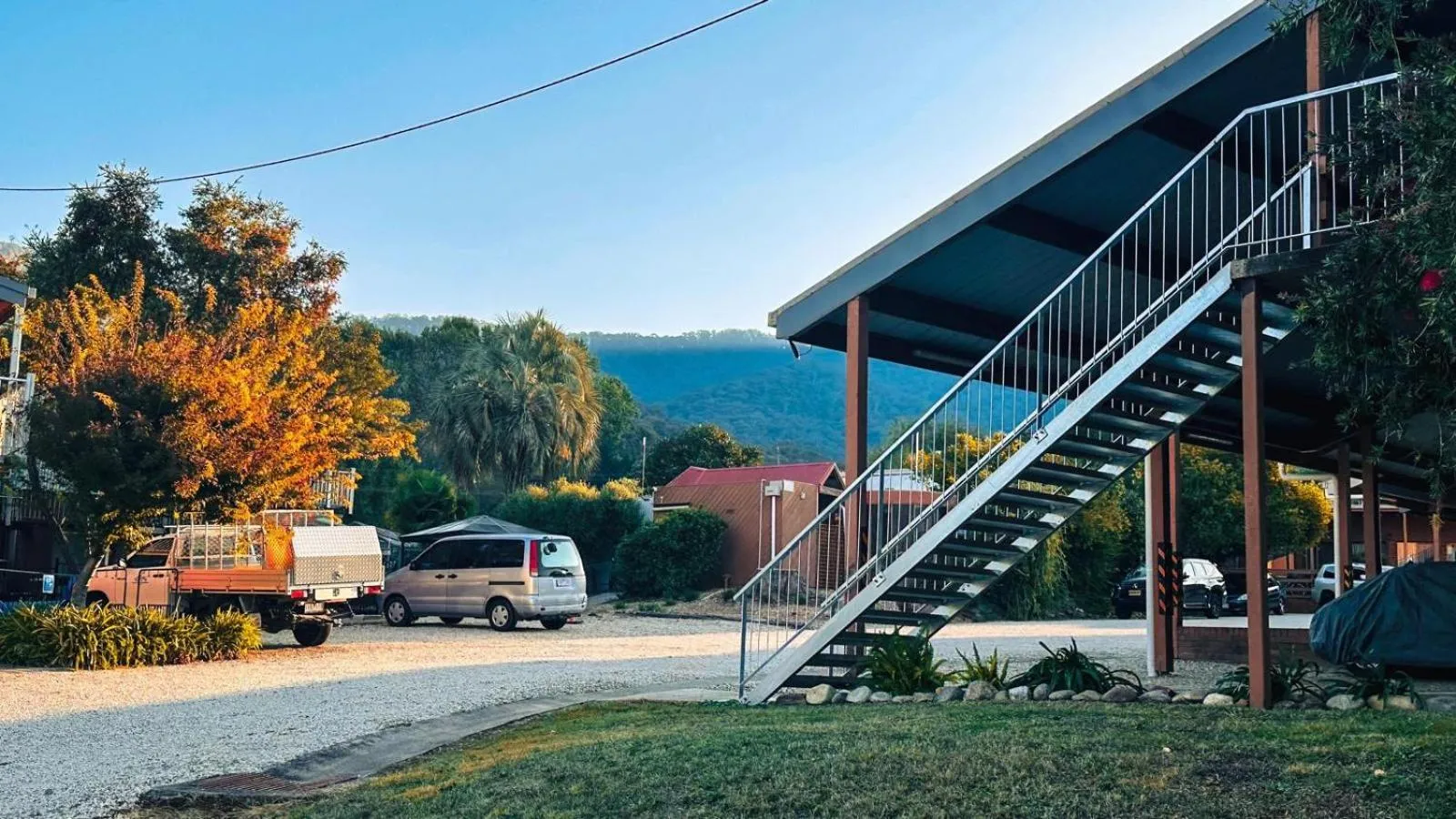 Mountain Creek Motel Bar & Restaurant