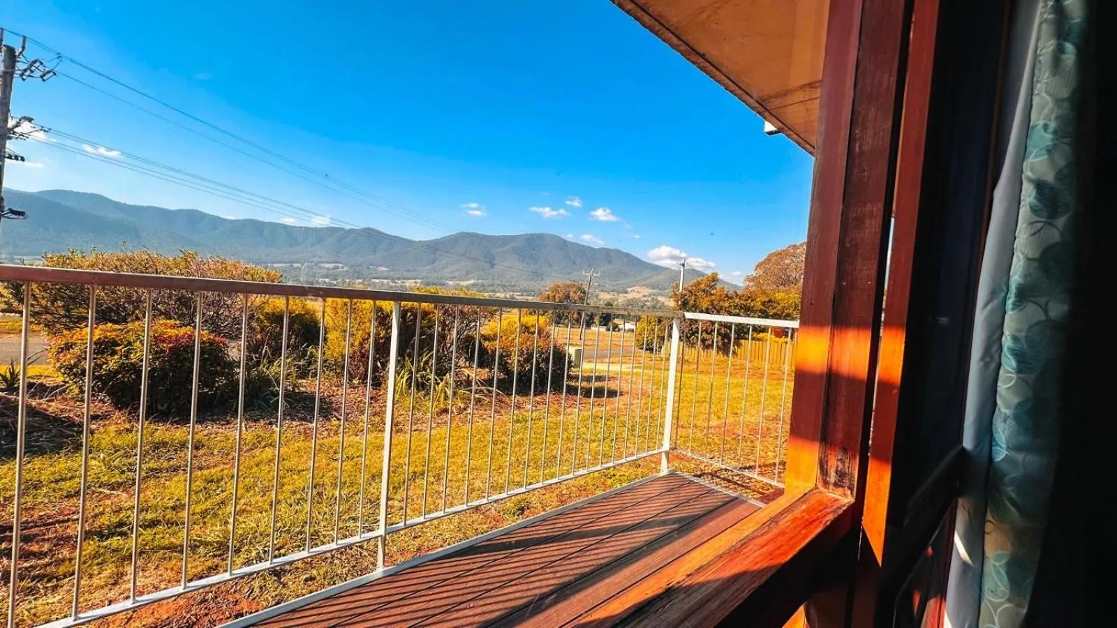 Mountain Creek Motel Bar & Restaurant