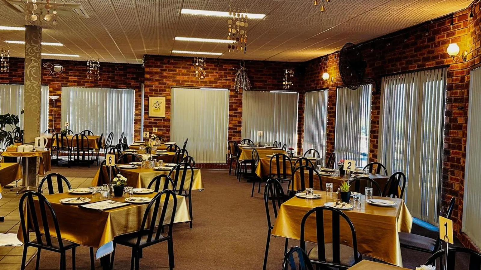 Restaurant/places to eat in Mountain Creek Motel Bar & Restaurant