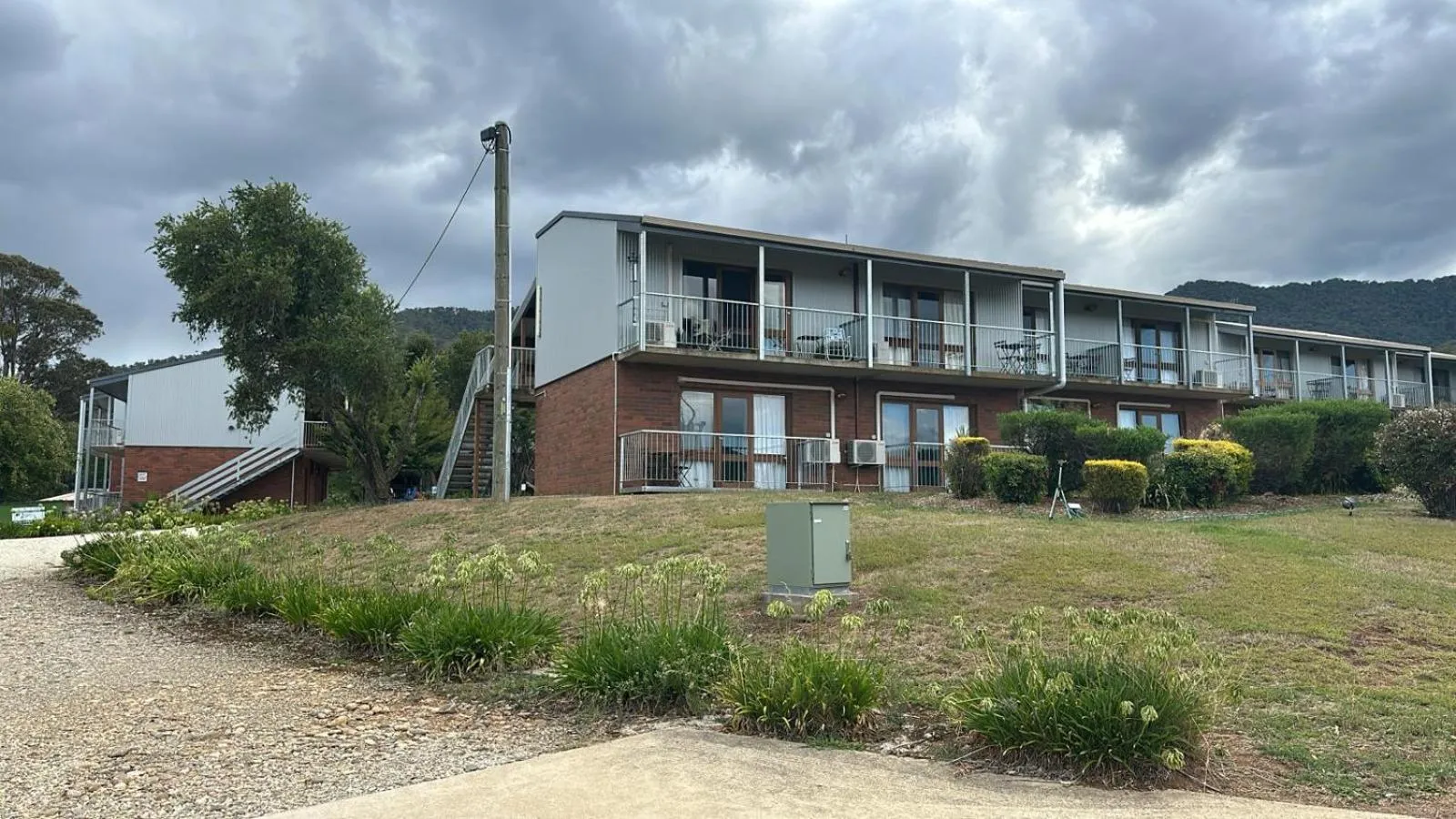 Mountain Creek Motel Bar & Restaurant