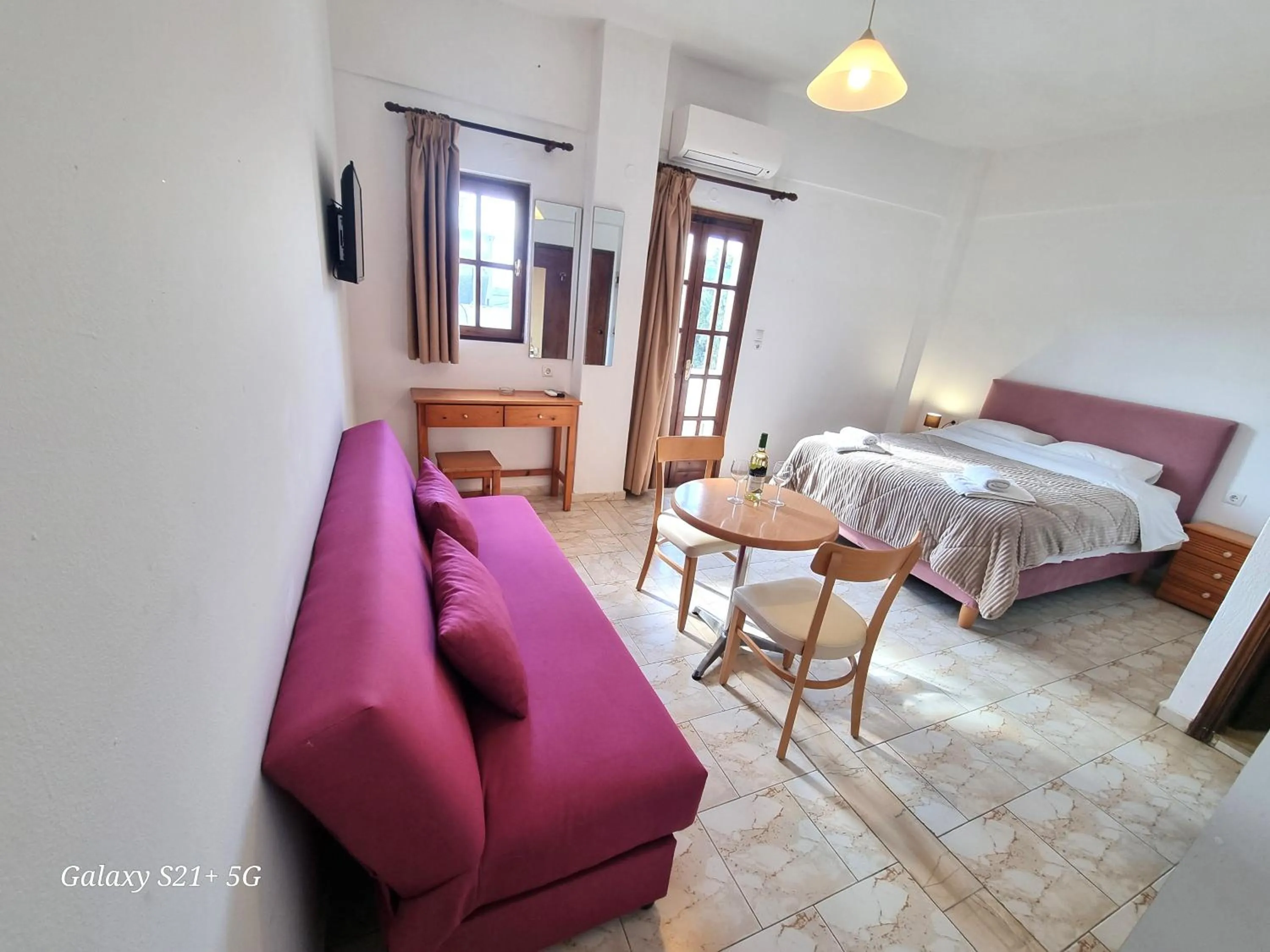 Bedroom, Bed in Arhodiko Hotel