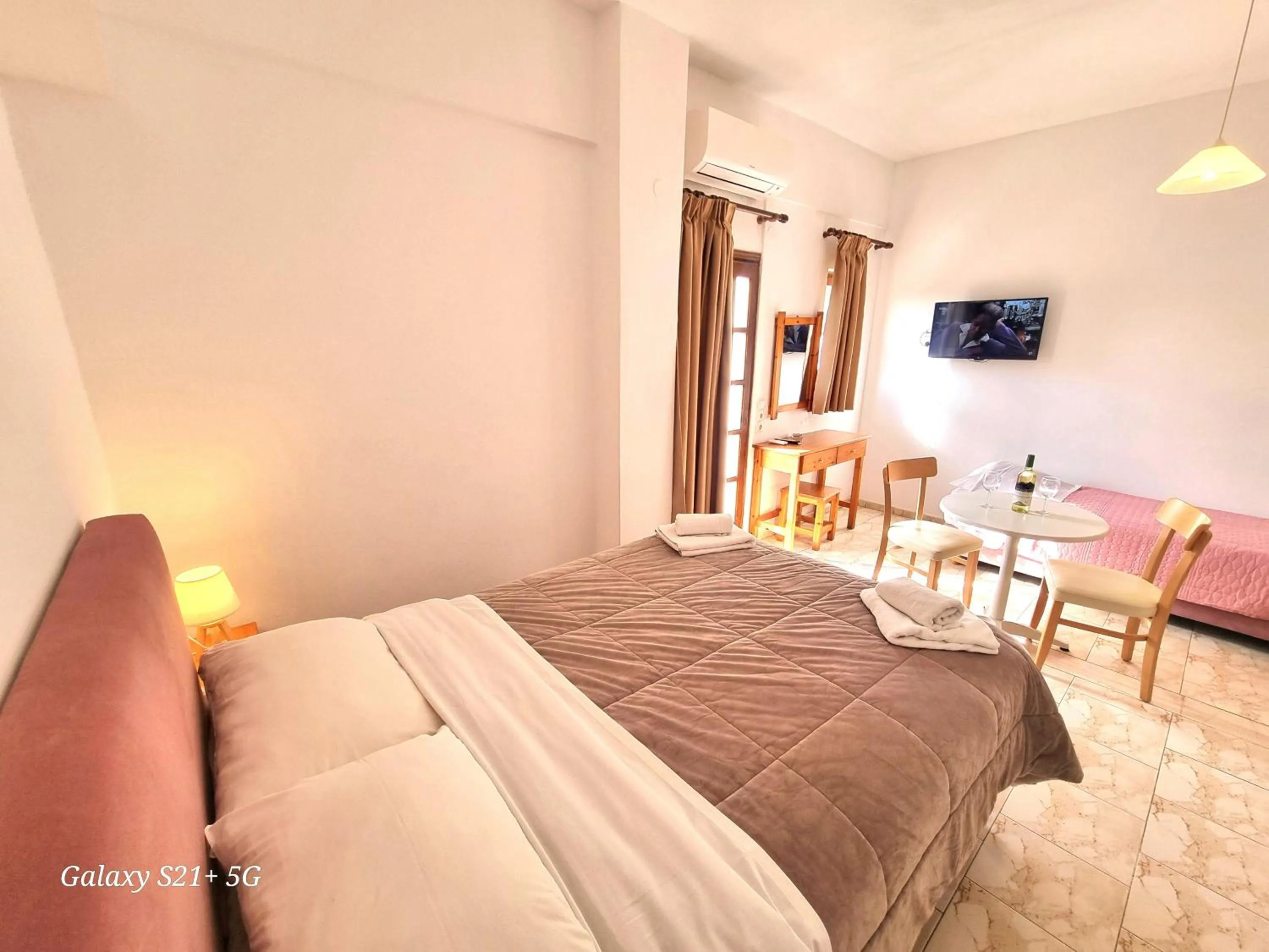 Bedroom, Bed in Arhodiko Hotel