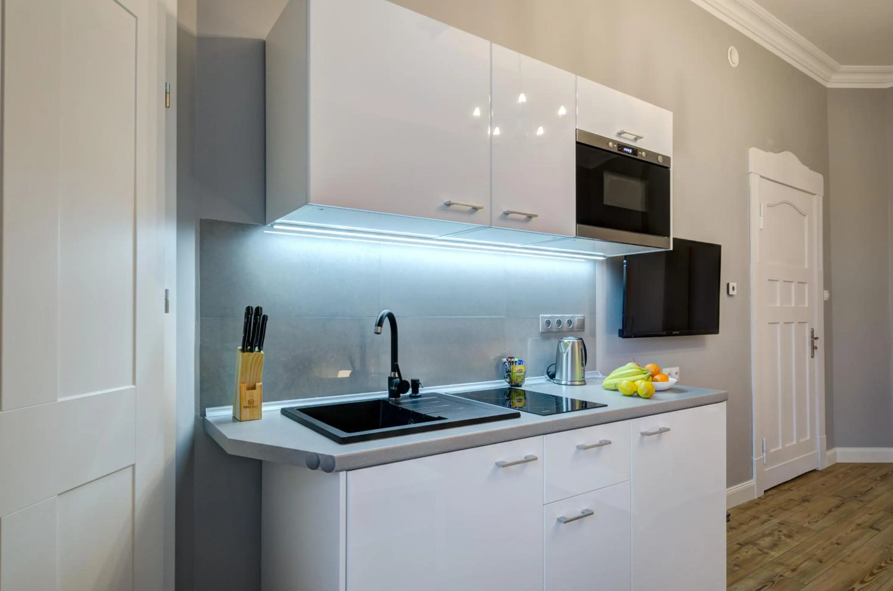Kitchen or kitchenette in Dom & House - Apartments Podjazd Central Sopot