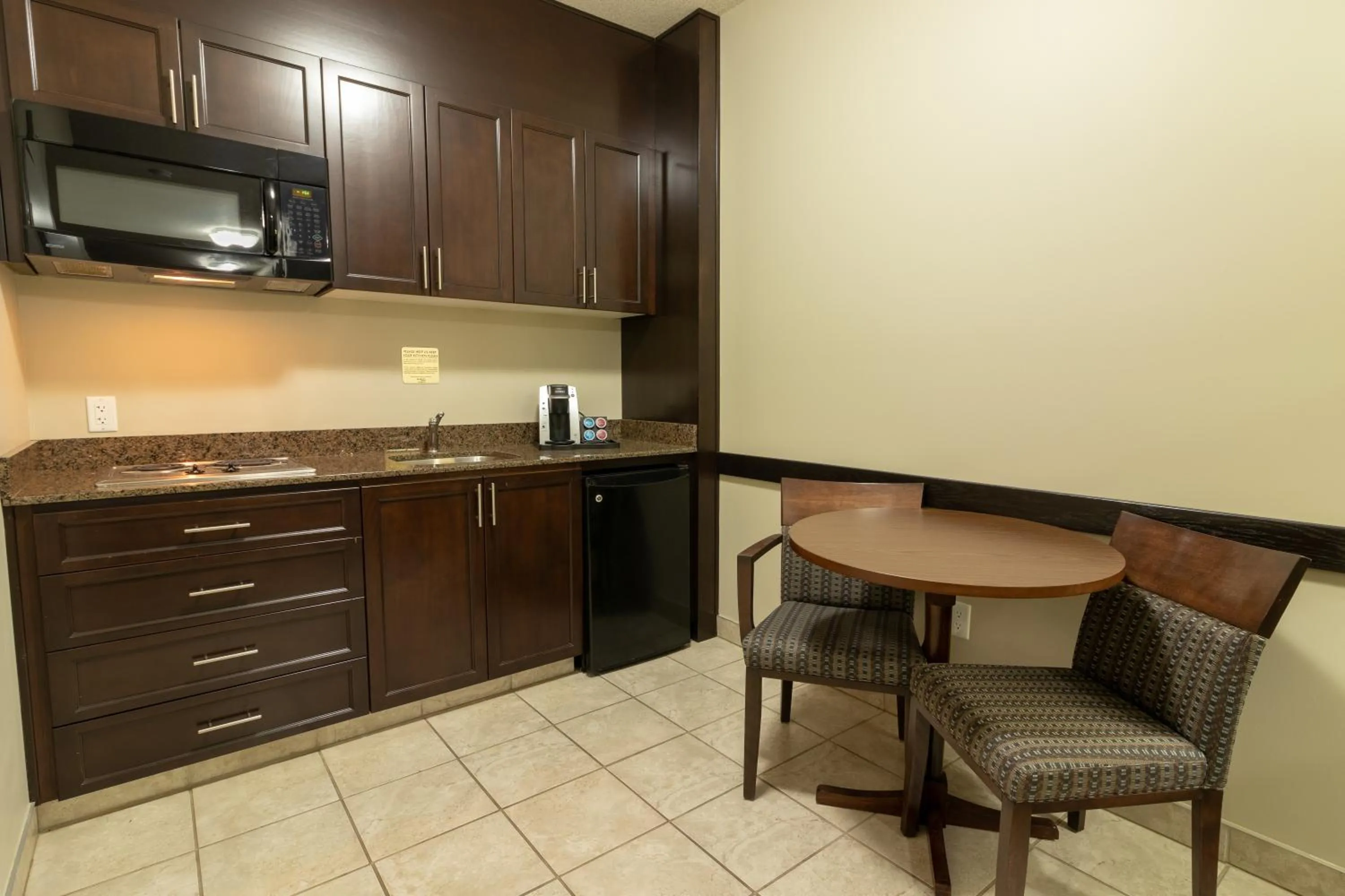 BCMInns - Lac La Biche