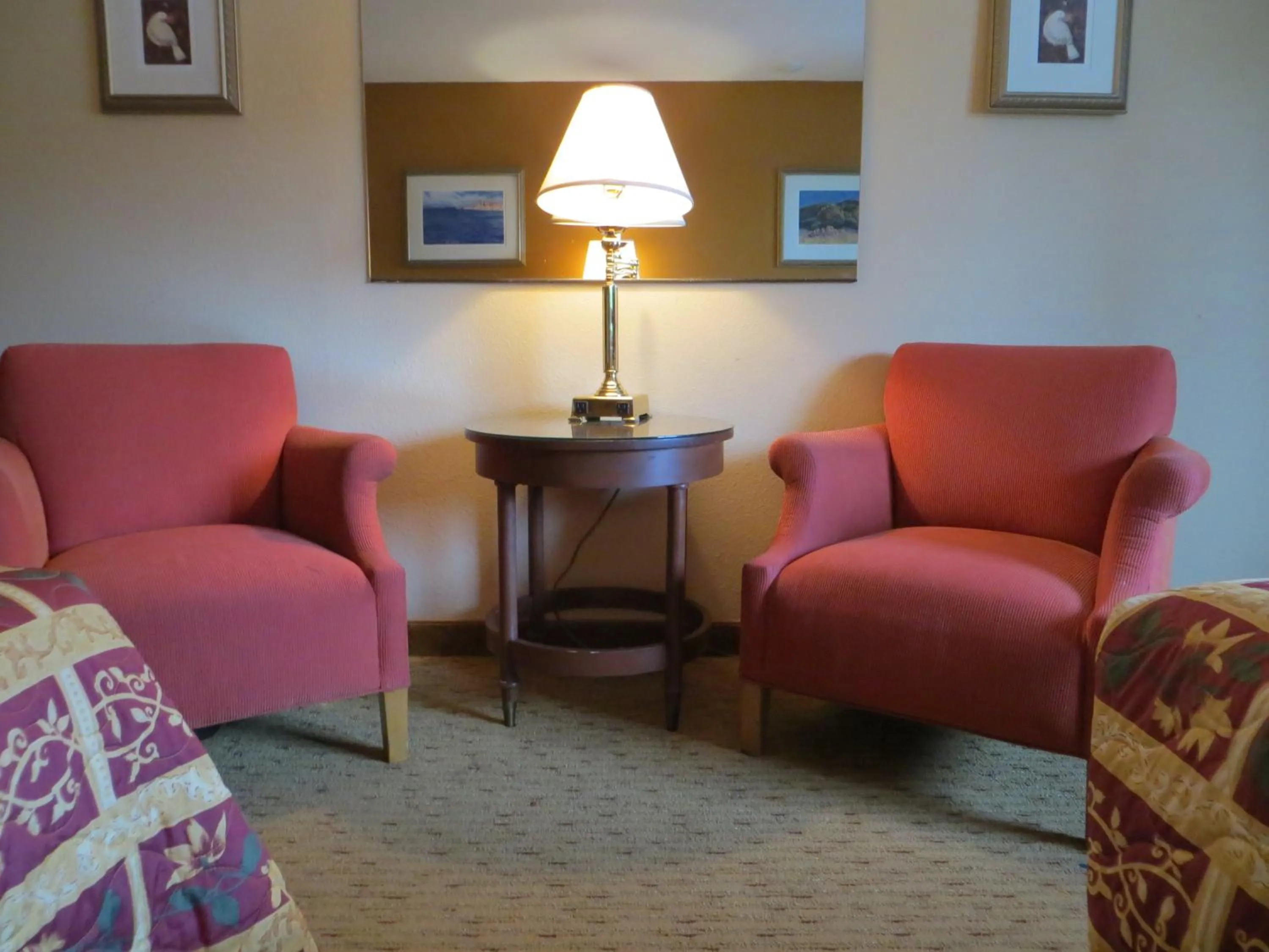 Bedroom in Cameo Motel - Portland