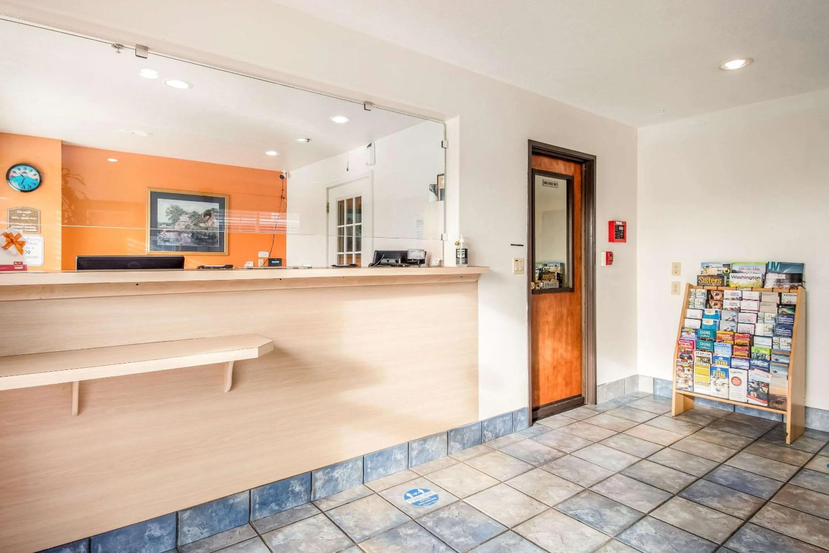 Lobby or reception in Econo Lodge Corvallis Near University