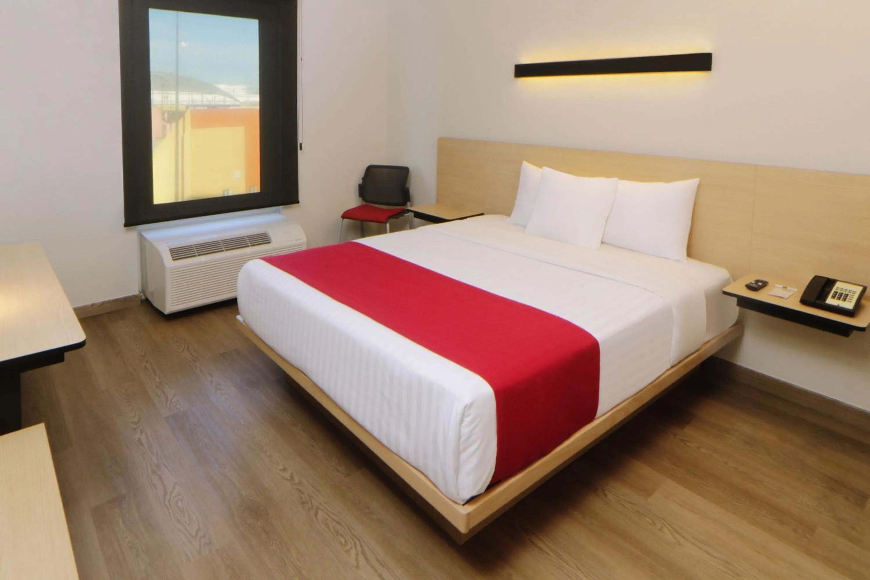 Bedroom, Bed in City Express by Marriott Nuevo Laredo