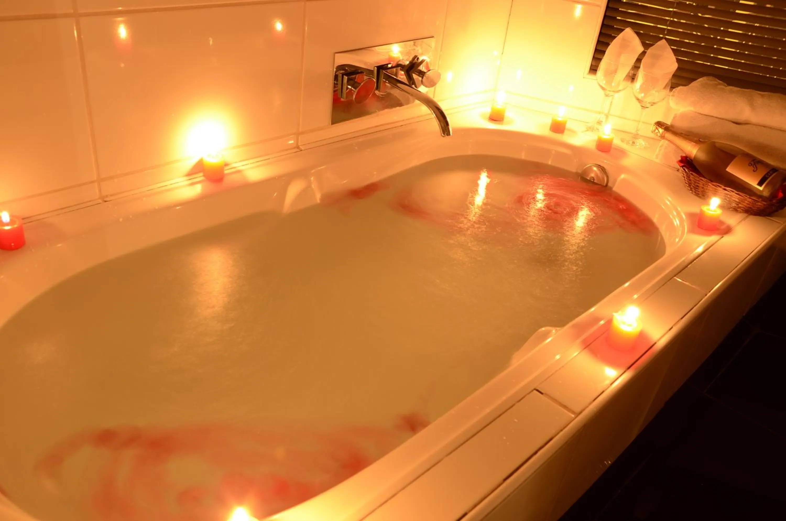 Bathroom in Golden Inca Hotel
